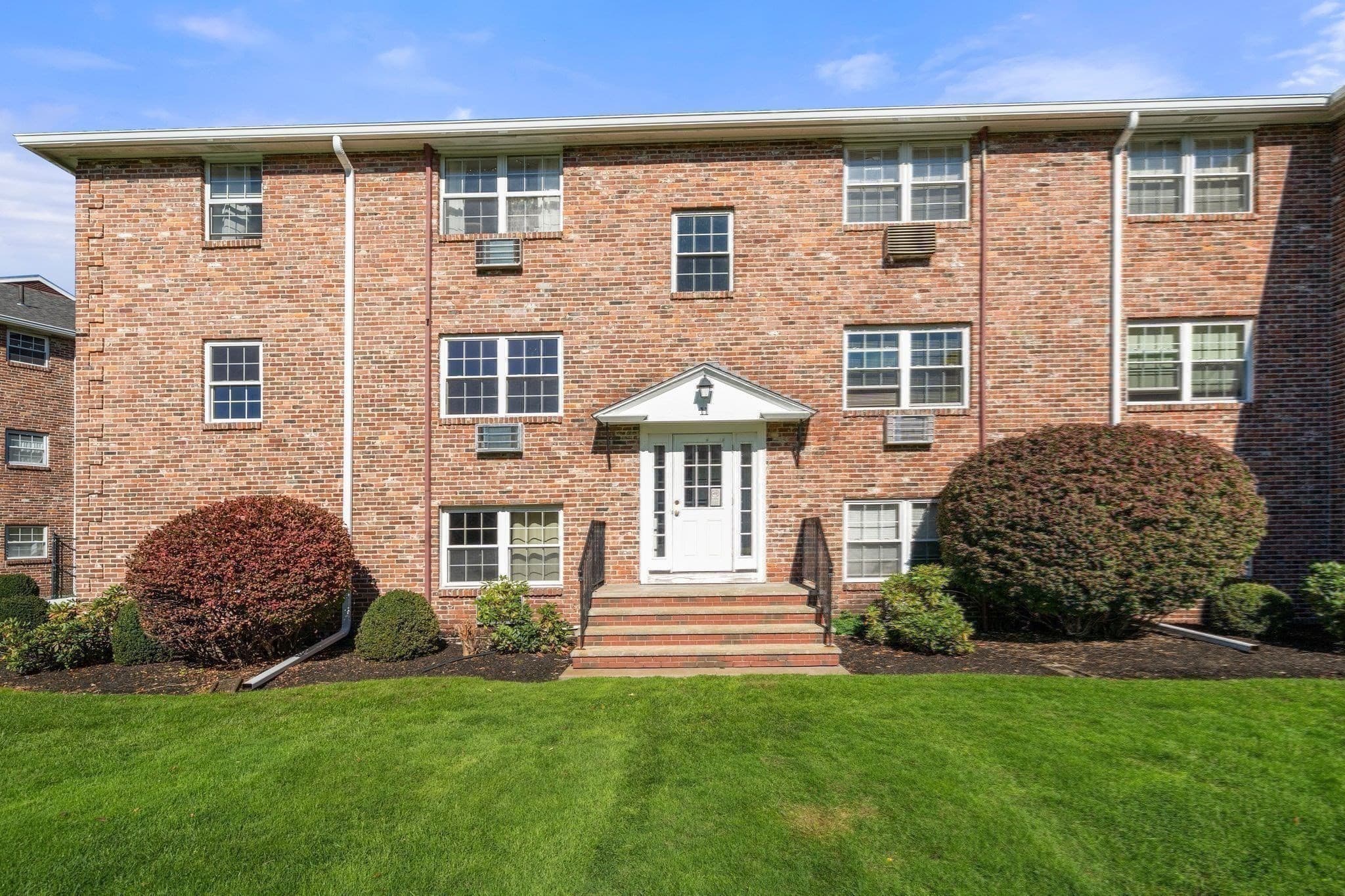 Condominium at 11 Colonial Village Dr # 8, Arlington MA 02474, photo 22 of 25