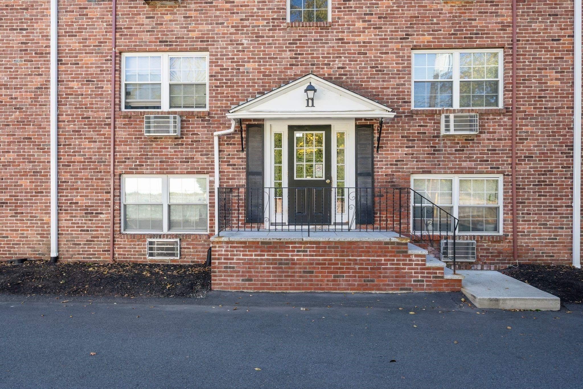 Condominium at 11 Colonial Village Dr # 8, Arlington MA 02474, photo 21 of 25