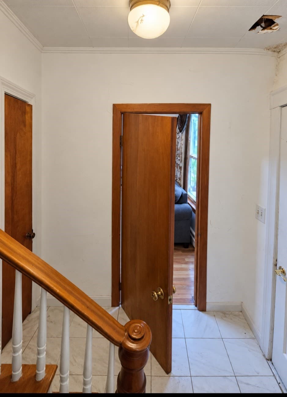 Single Family Residence at 21 Greenwood St, Worcester MA 01607, photo 5 of 15