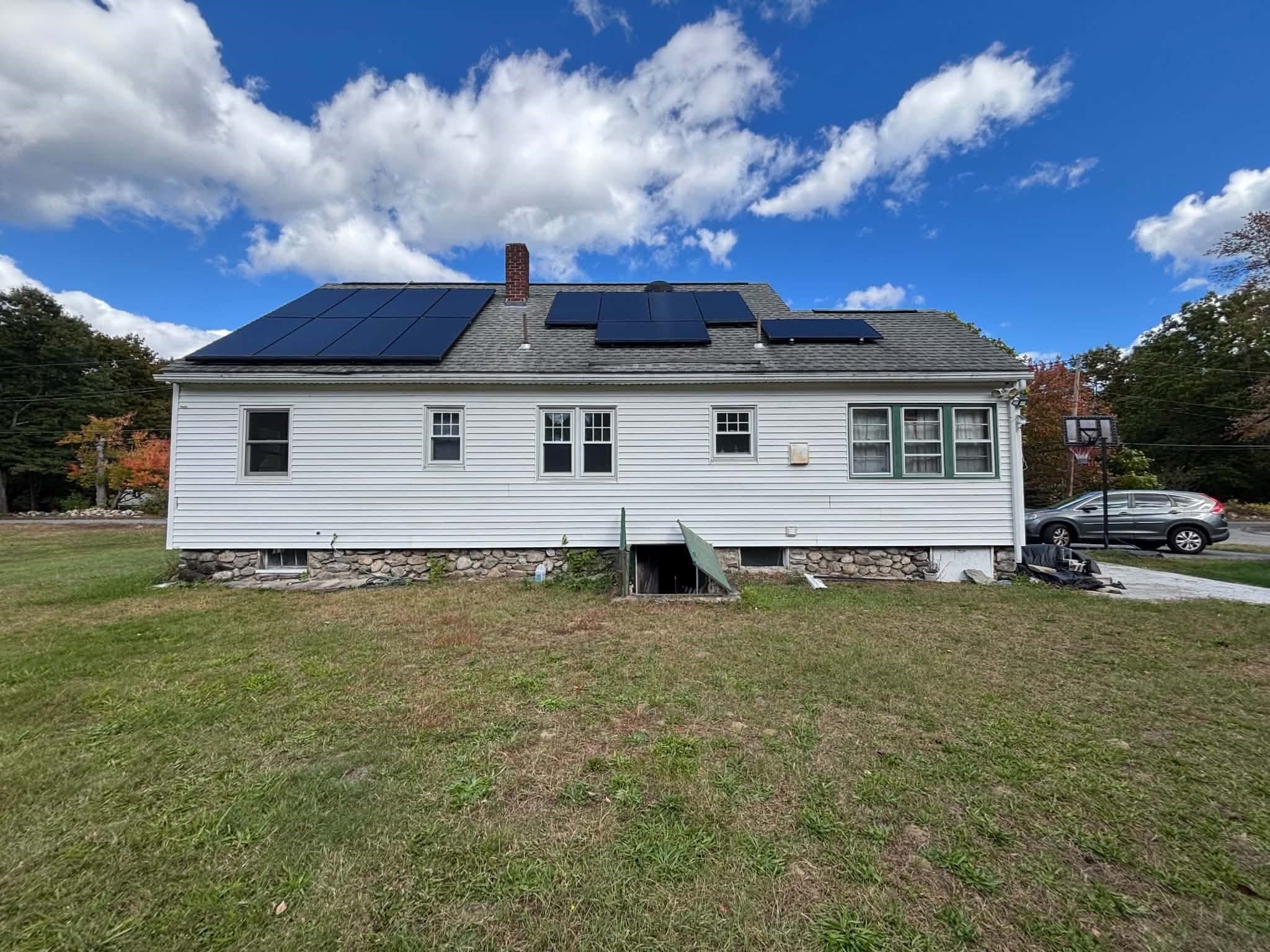 Single Family Residence at 251 Primrose Hill Rd, Dracut MA 01826, photo 2 of 11