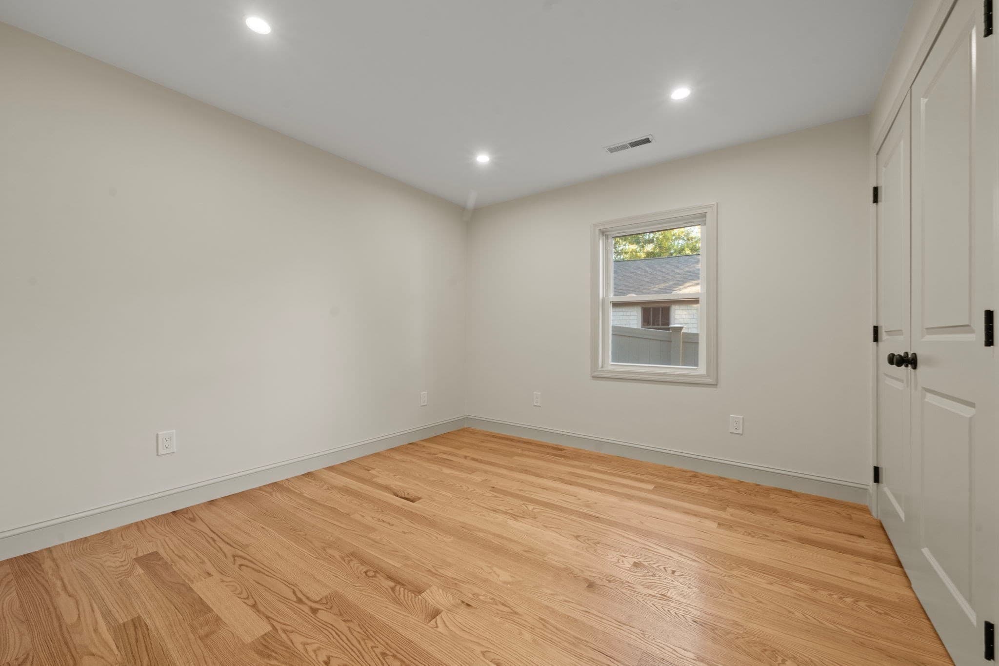 3 Family at 253 Main St, Amesbury MA 01913, photo 12 of 40
