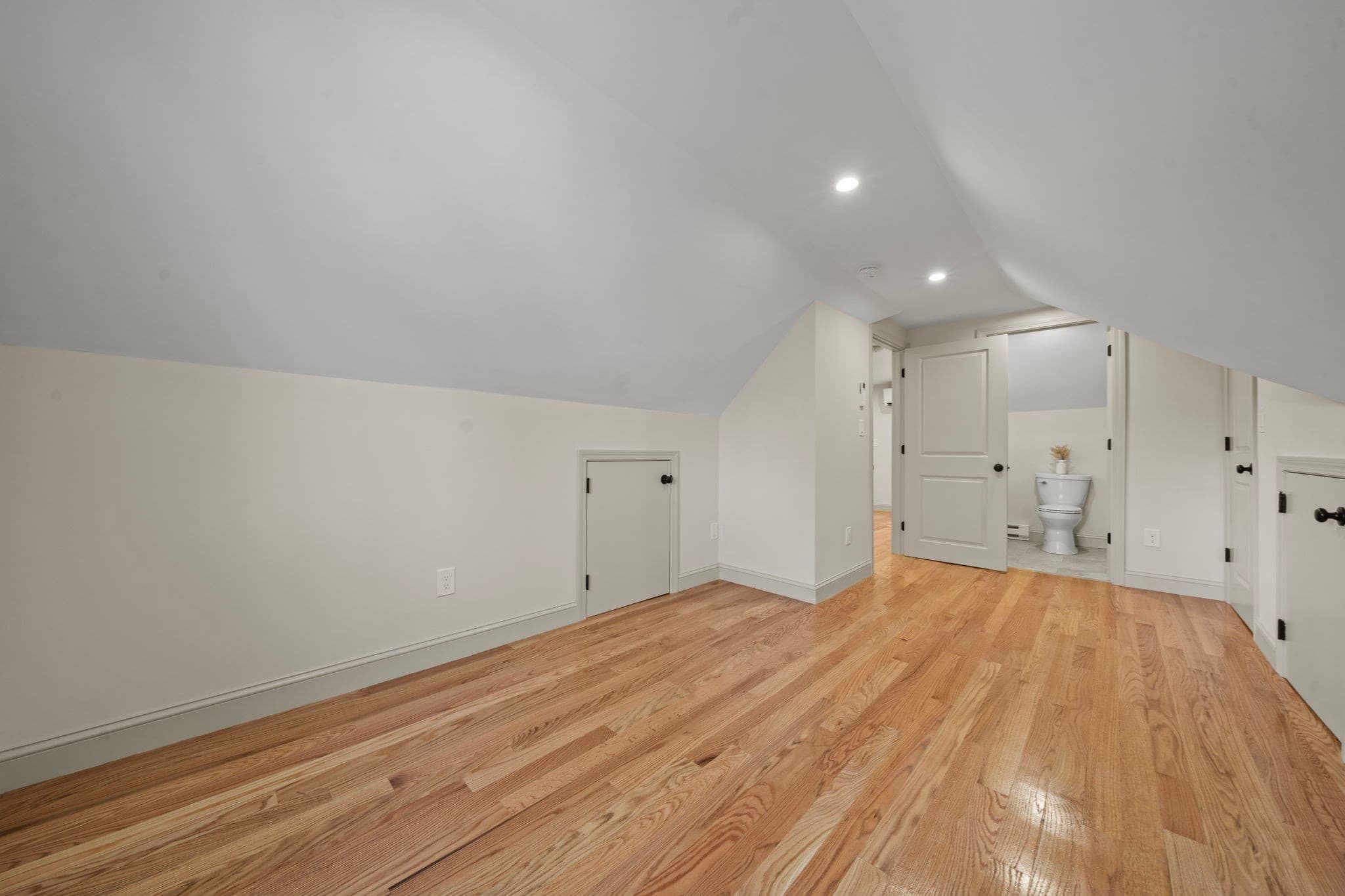3 Family at 253 Main St, Amesbury MA 01913, photo 33 of 40