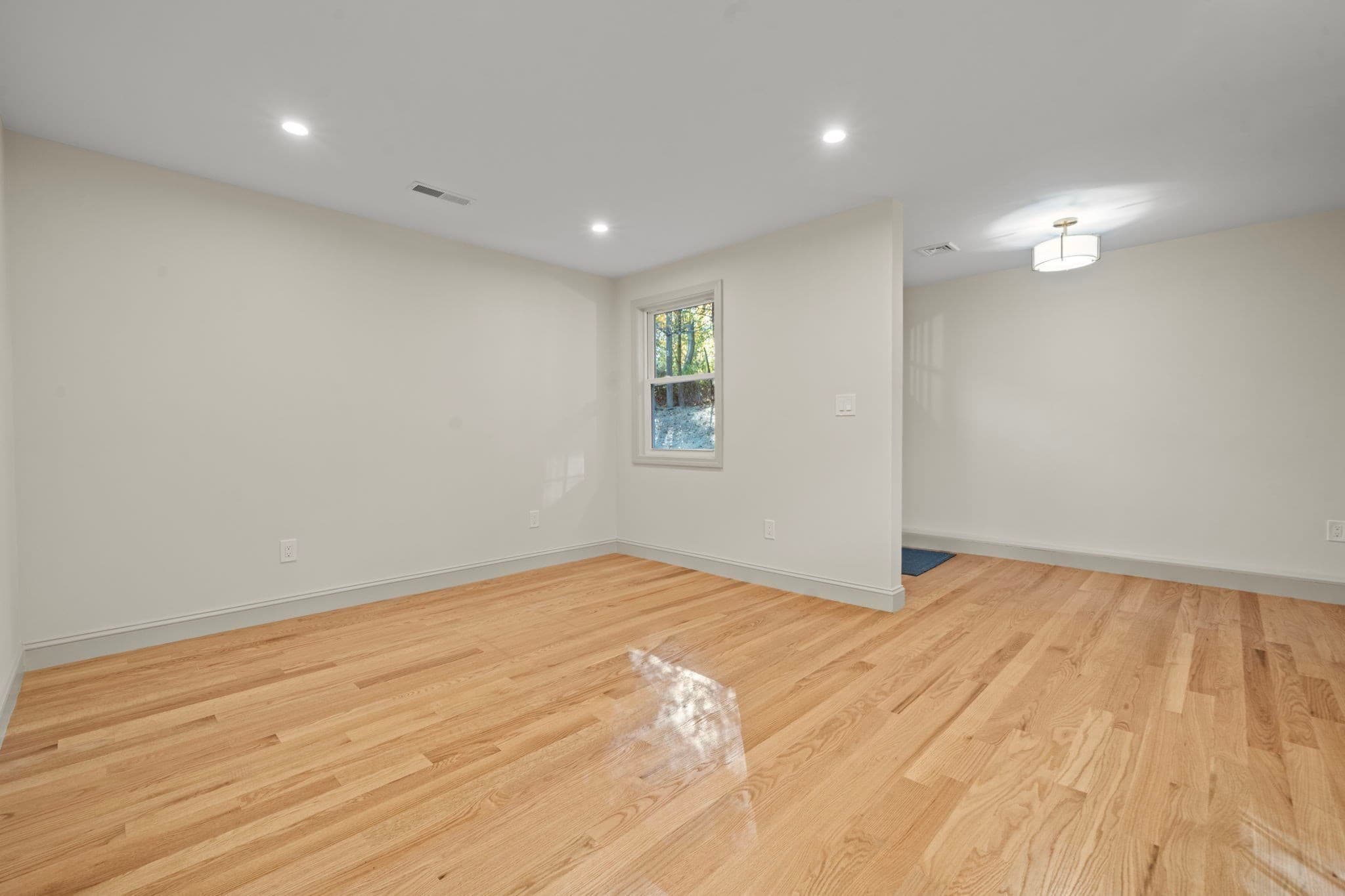 3 Family at 253 Main St, Amesbury MA 01913, photo 18 of 40