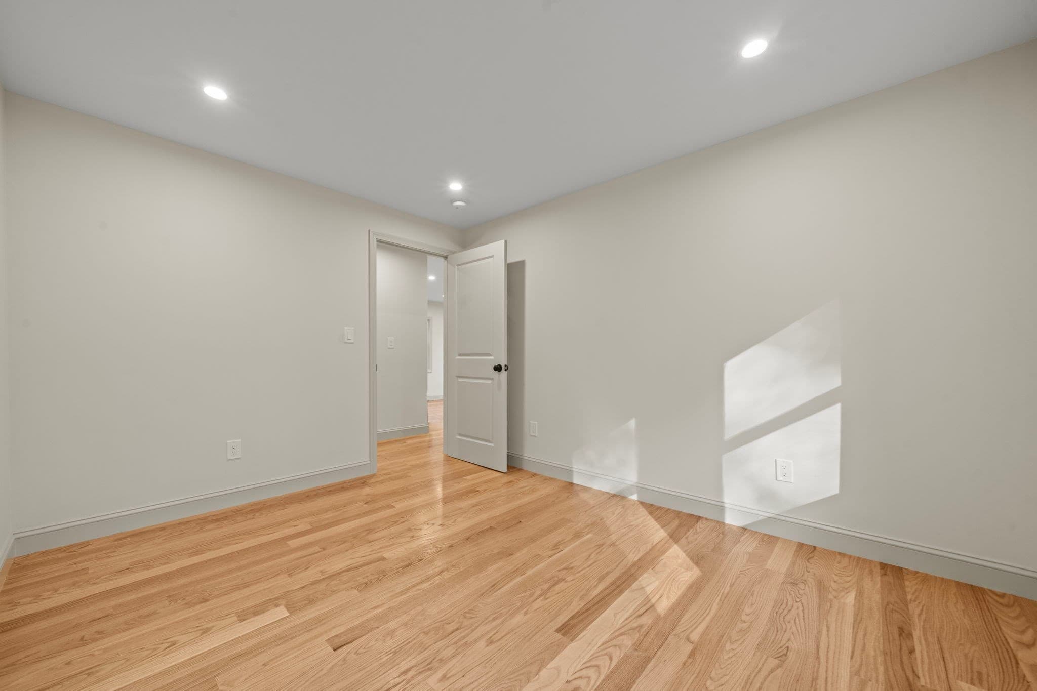 3 Family at 253 Main St, Amesbury MA 01913, photo 15 of 40