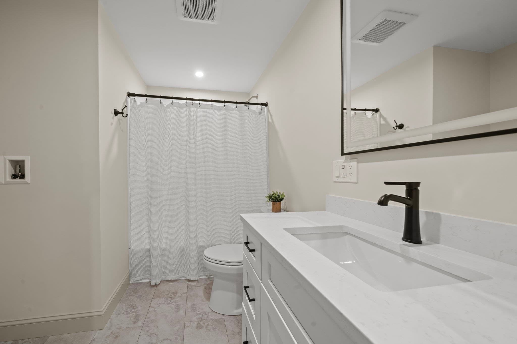 3 Family at 253 Main St, Amesbury MA 01913, photo 11 of 40