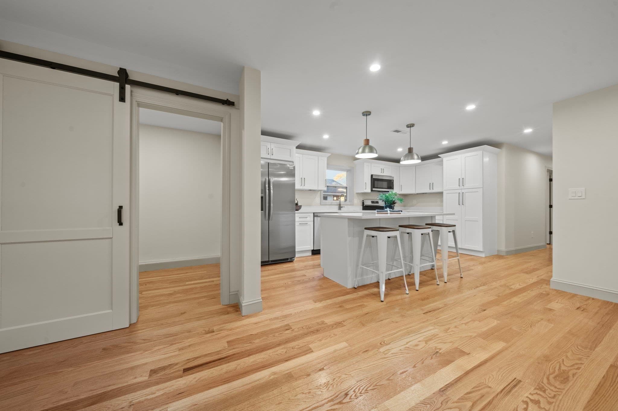 3 Family at 253 Main St, Amesbury MA 01913, photo 19 of 40