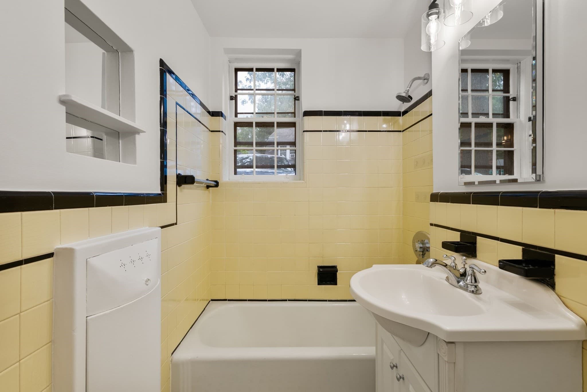 Condominium at 4 Kilsyth # 11, Boston MA 02135, photo 7 of 11