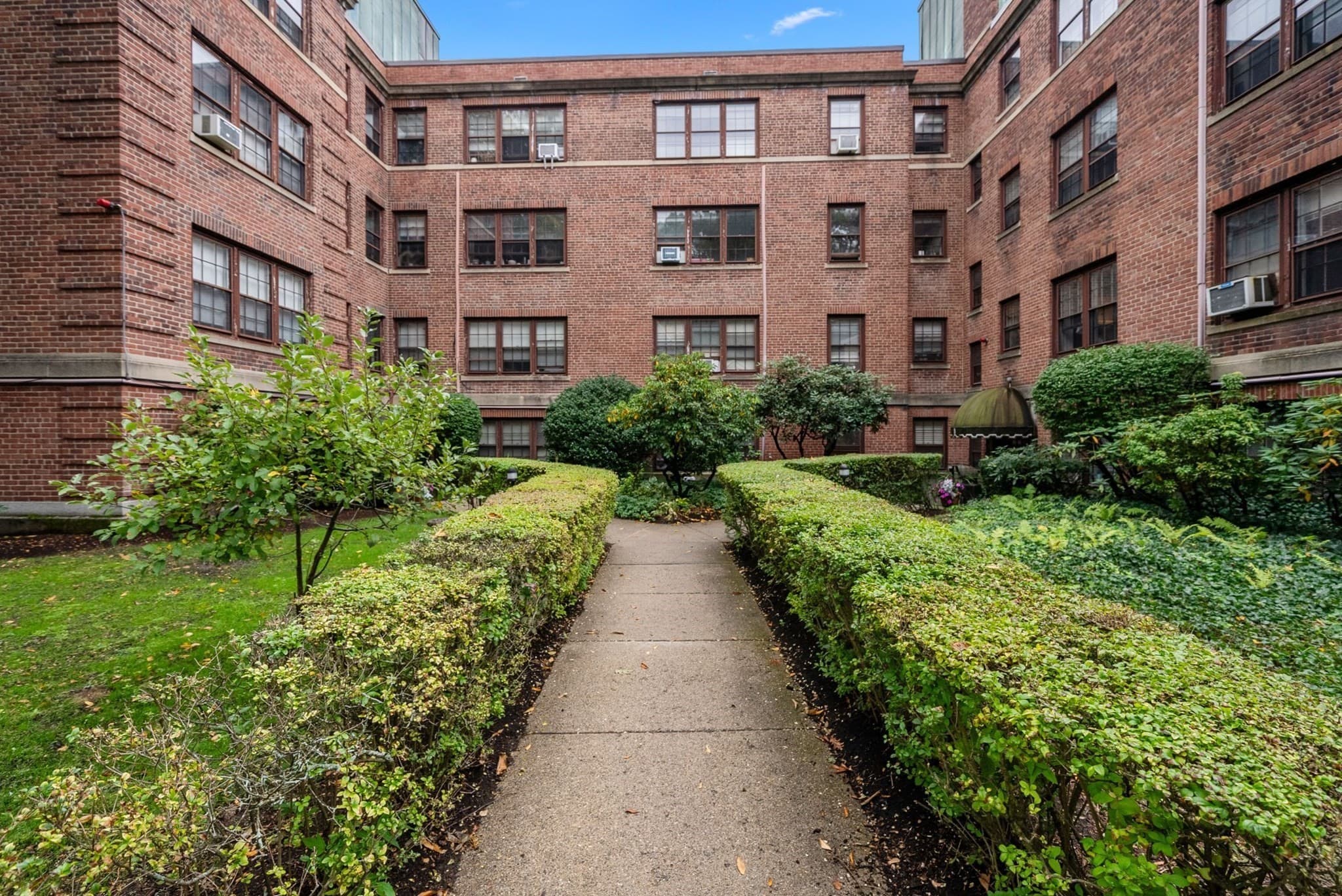 Condominium at 4 Kilsyth # 11, Boston MA 02135, photo 10 of 11