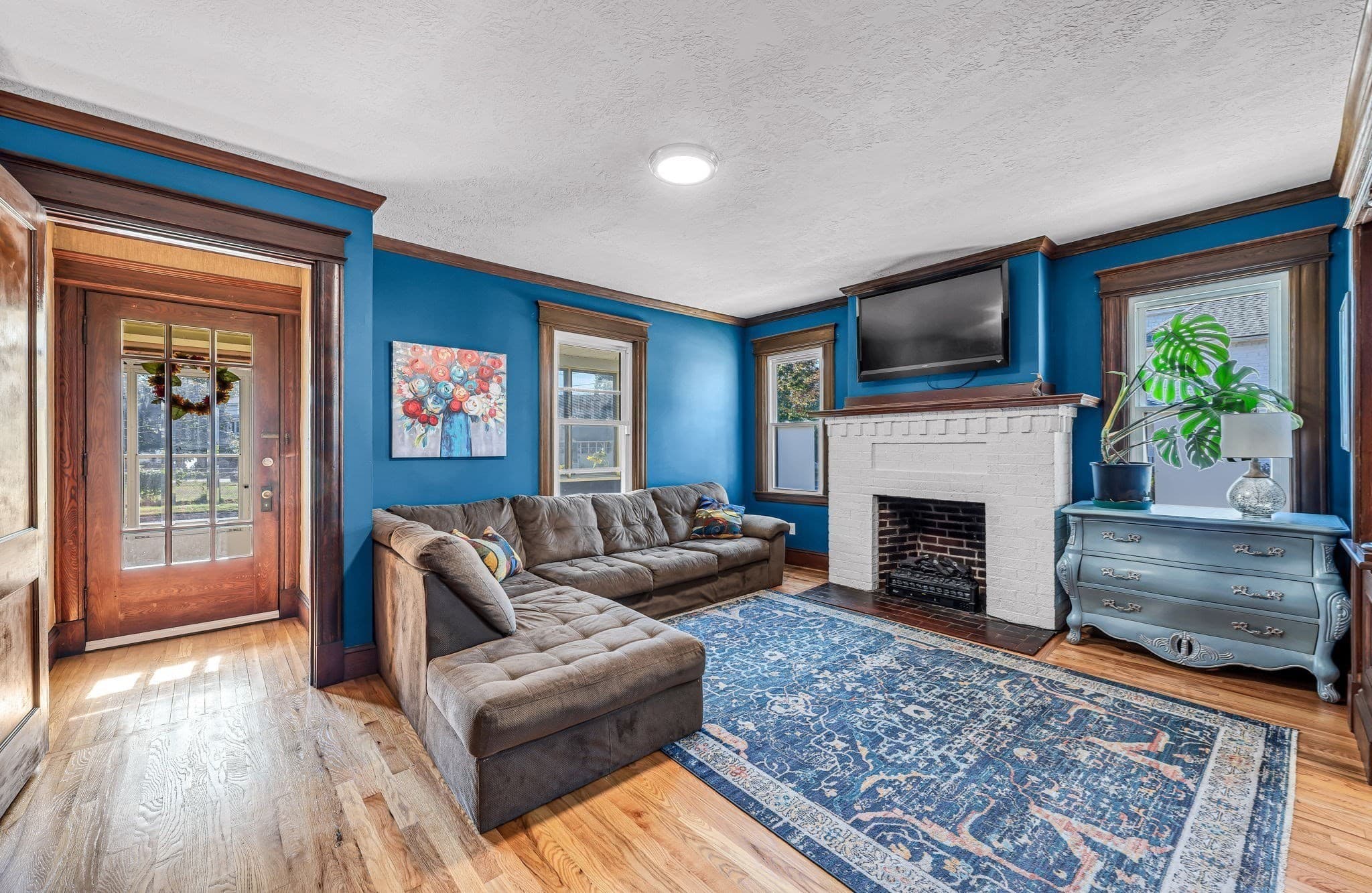 Single Family Residence at 775 White St, Springfield MA 01108, photo 2 of 40