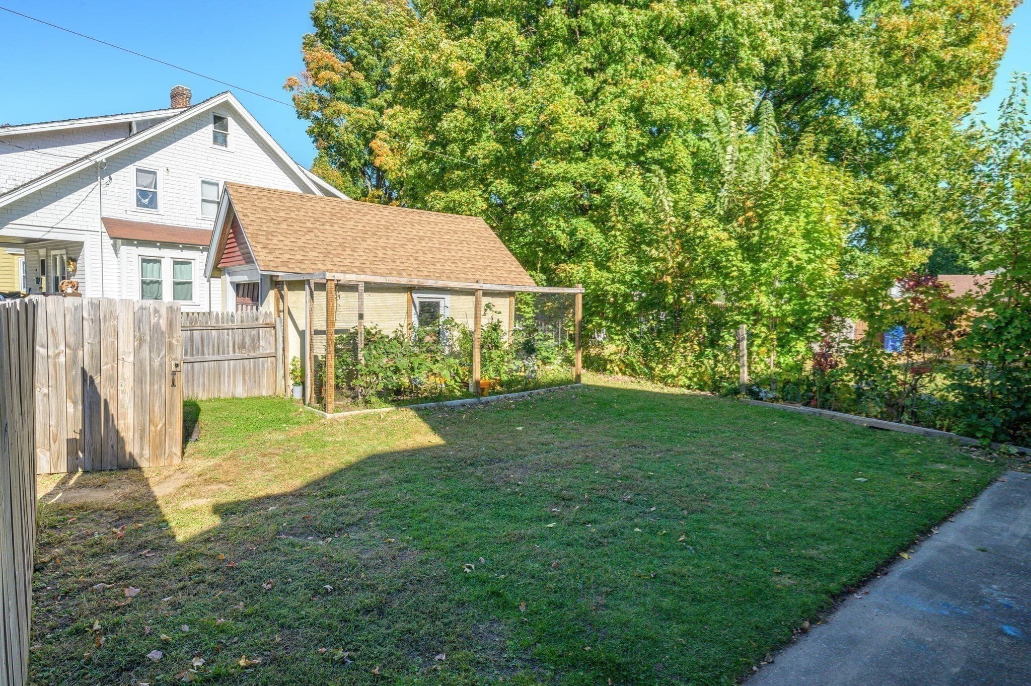 Single Family Residence at 775 White St, Springfield MA 01108, photo 34 of 40