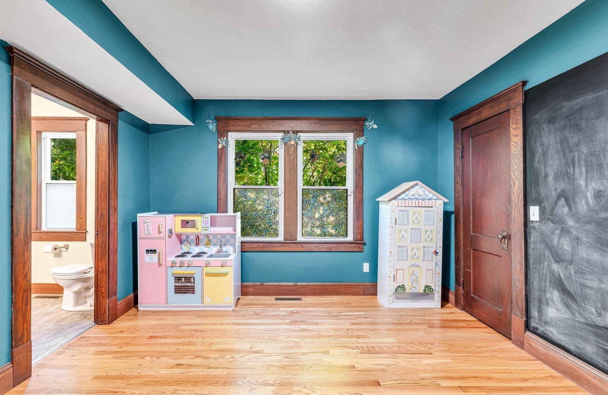 Single Family Residence at 775 White St, Springfield MA 01108, photo 15 of 40