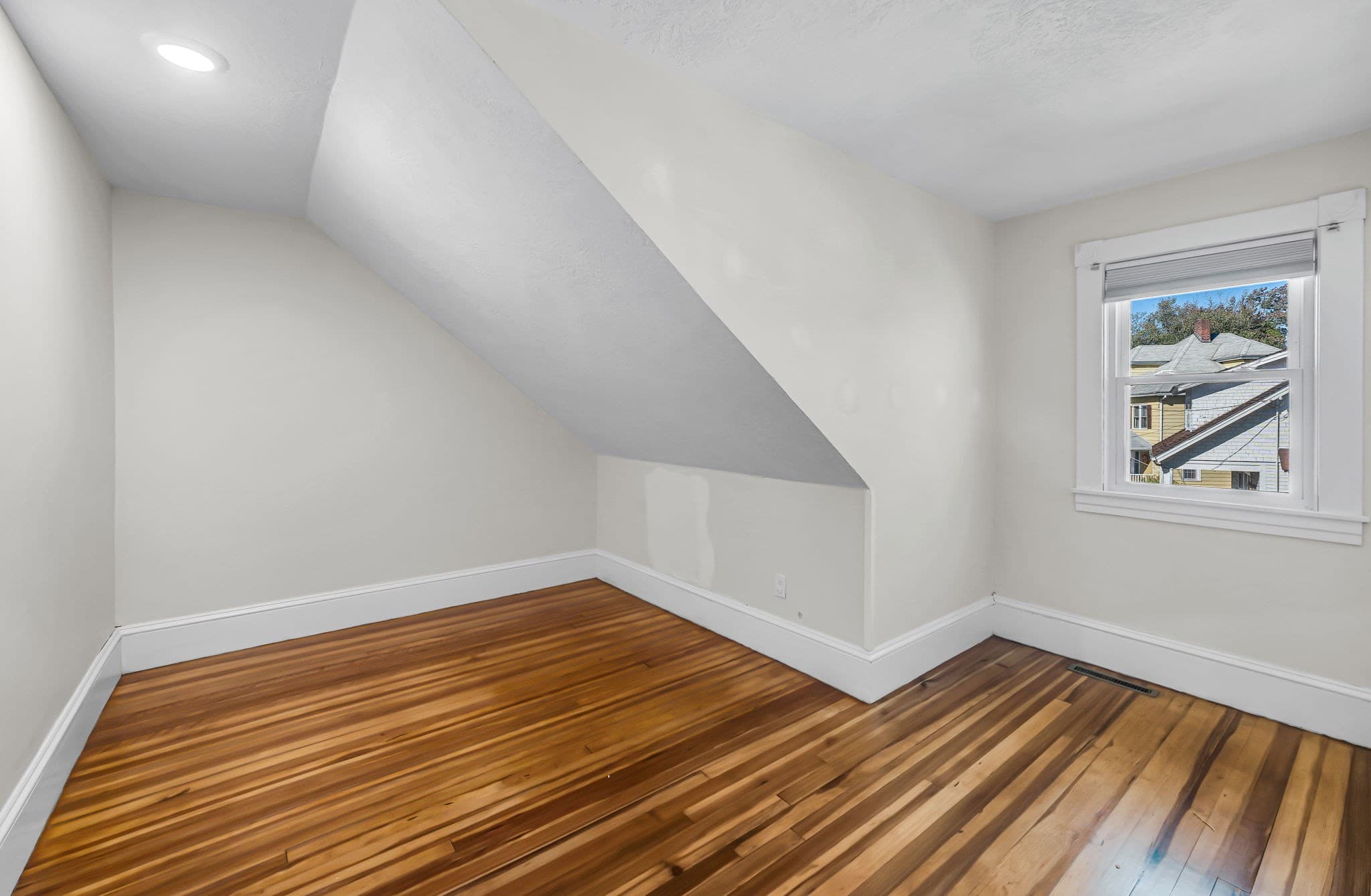 Single Family Residence at 775 White St, Springfield MA 01108, photo 21 of 40