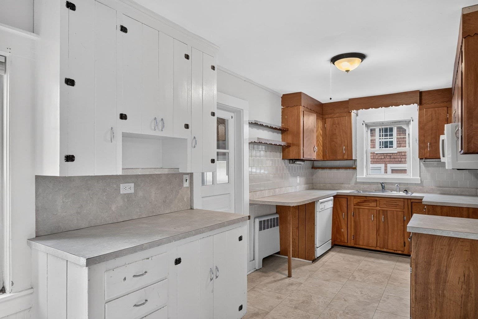 Single Family Residence at 196 Sisson Rd, Harwich MA 02645, photo 7 of 20