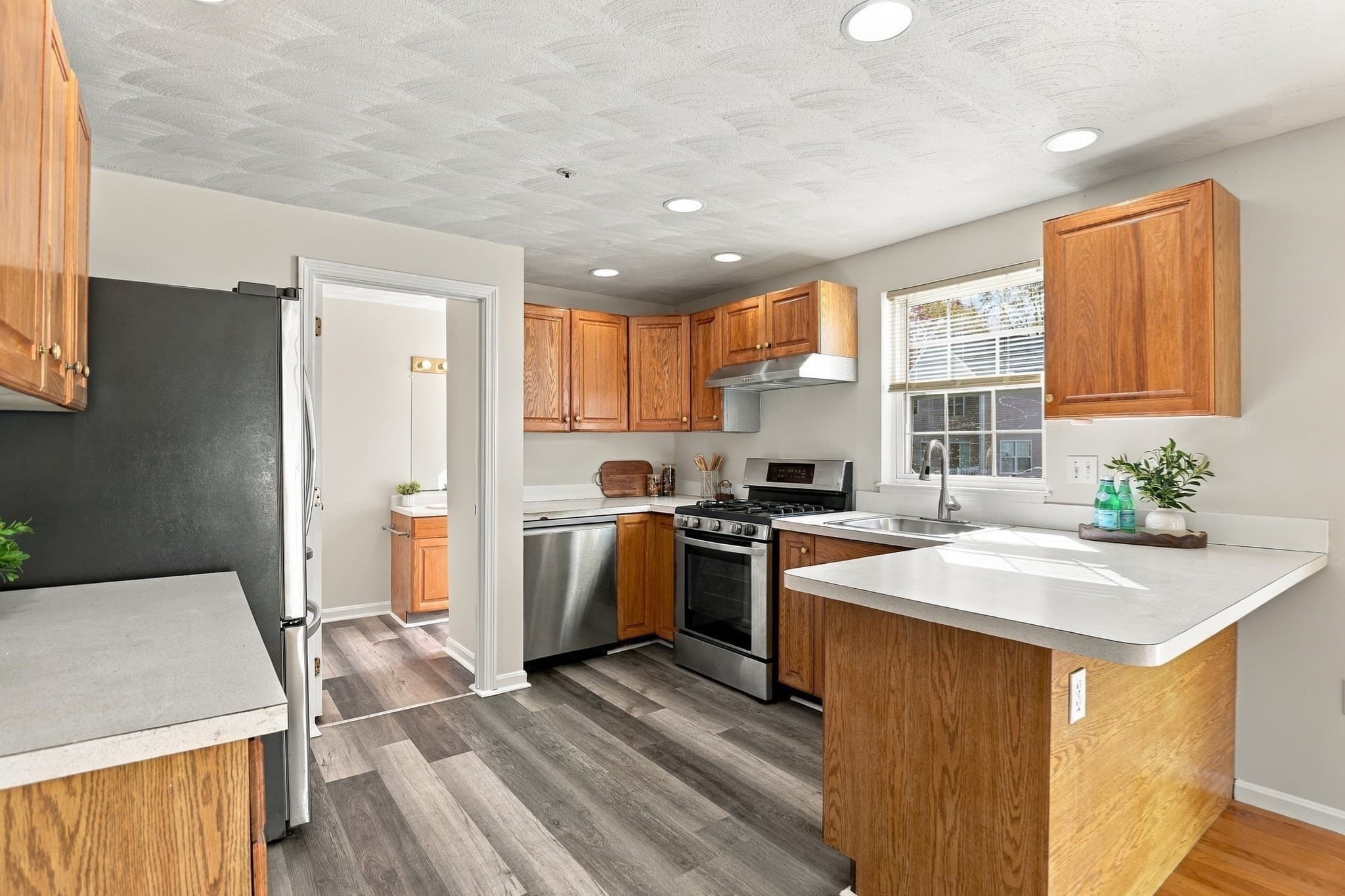 Single Family Residence at 23 Nadine Ln, North Andover MA 01845, photo 12 of 38