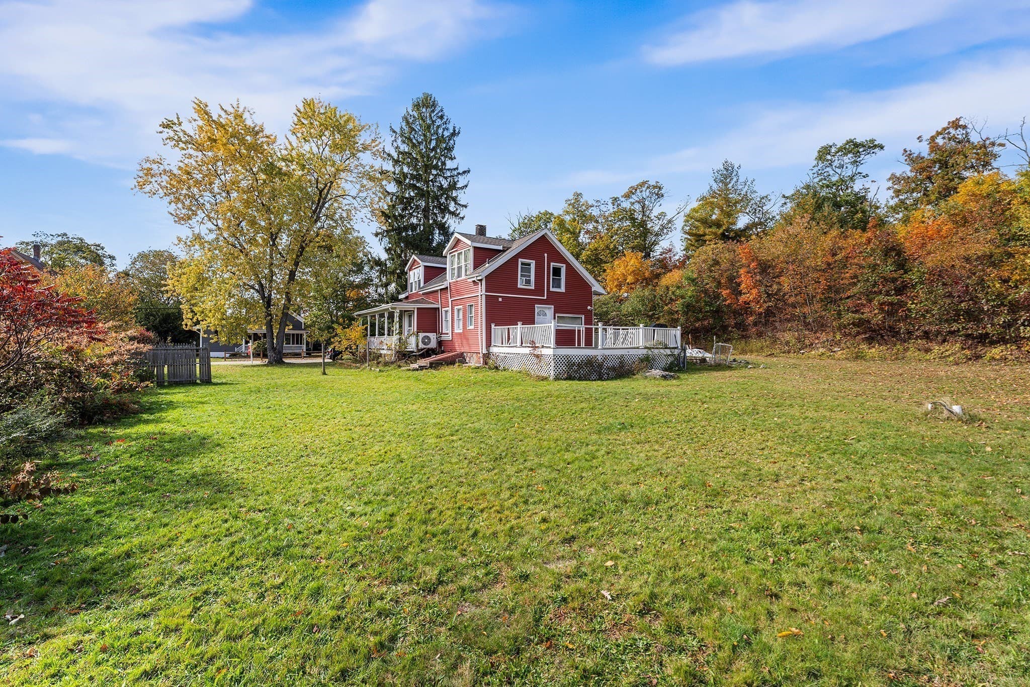 Single Family Residence at 27 Park Pl, Attleboro MA 02703, photo 5 of 8