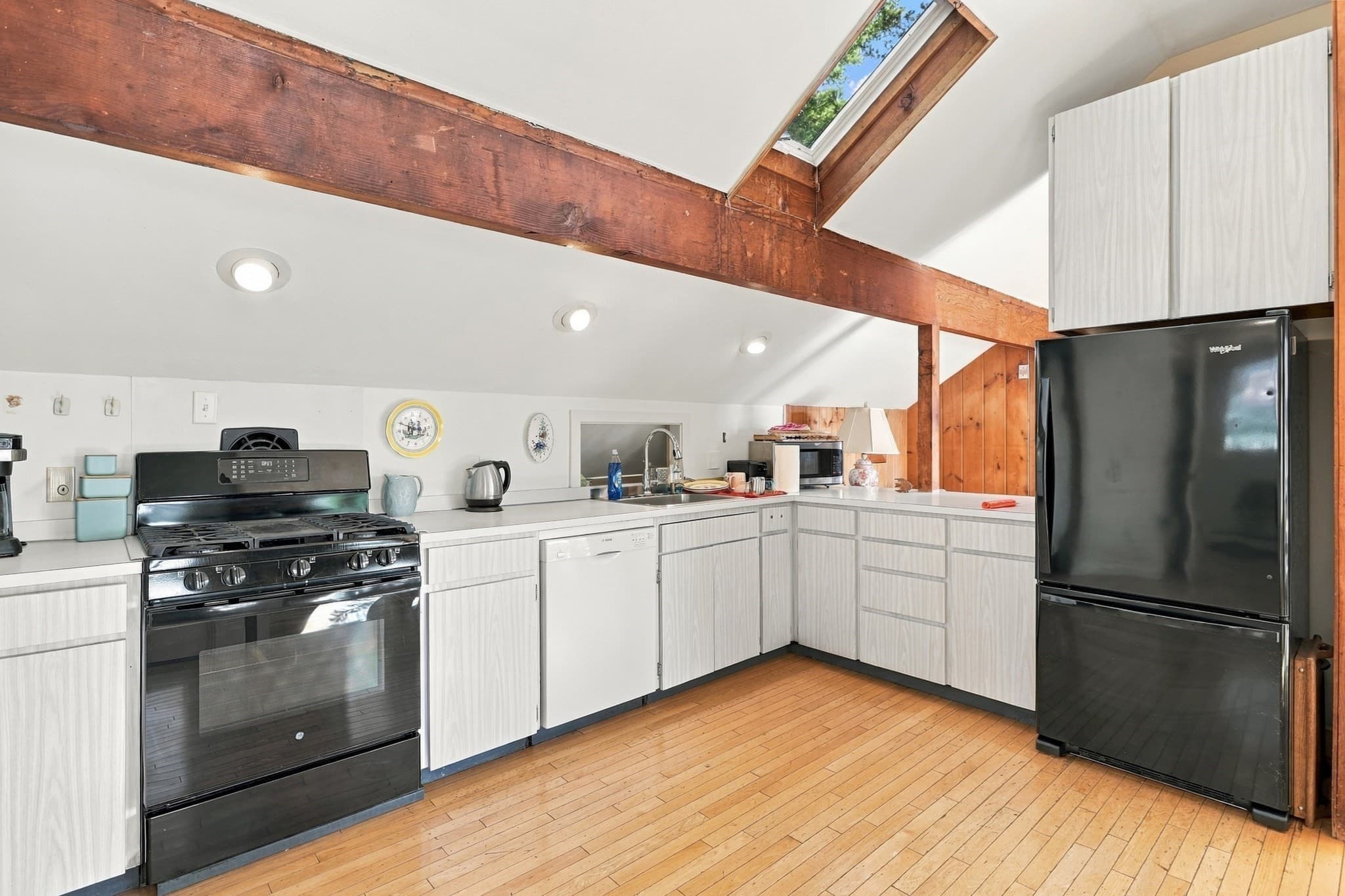 Single Family Residence at 716 Martins Pond Rd, Groton MA 01450, photo 16 of 31