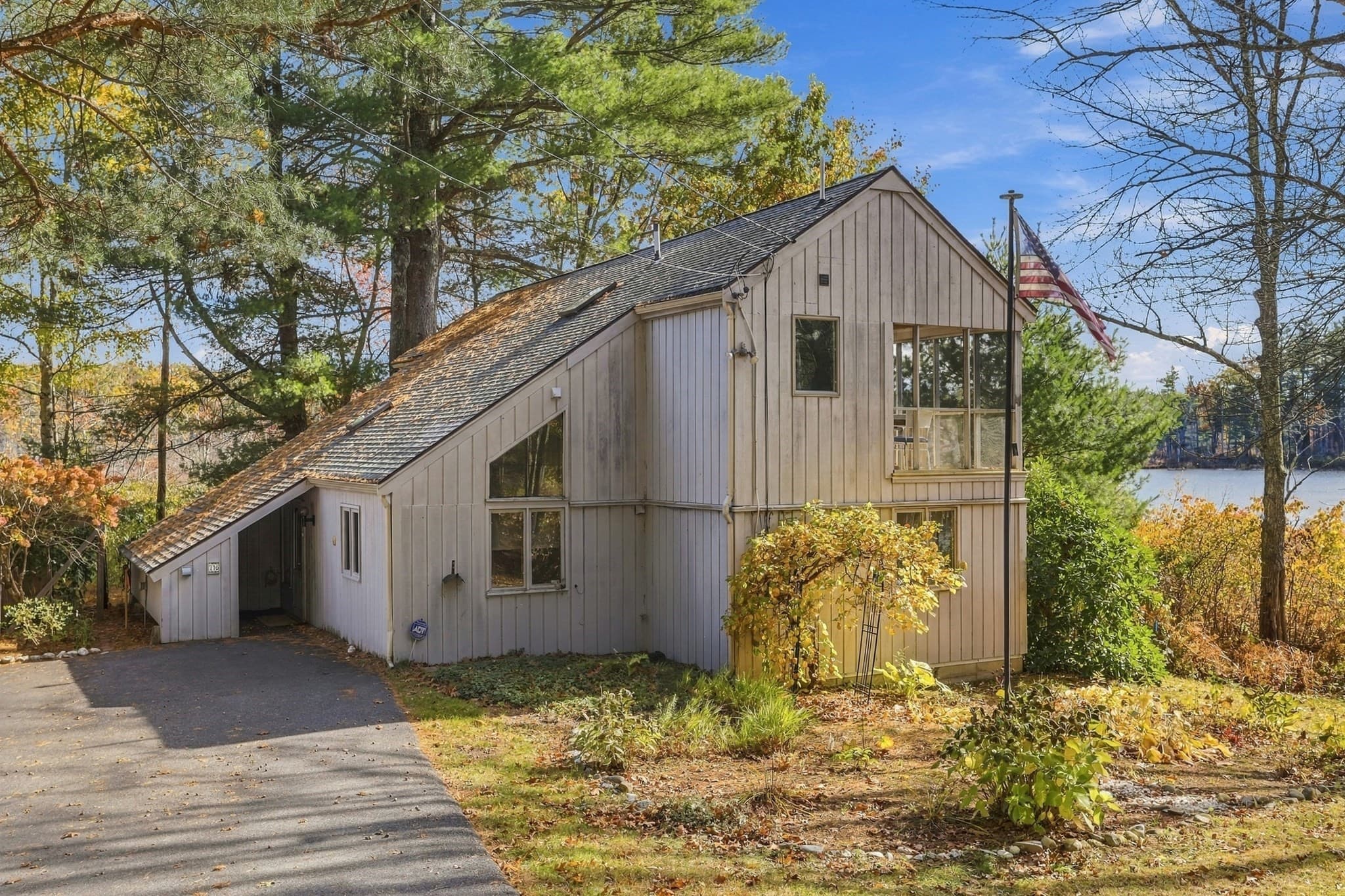 716 Martins Pond Rd, Groton MA 01450