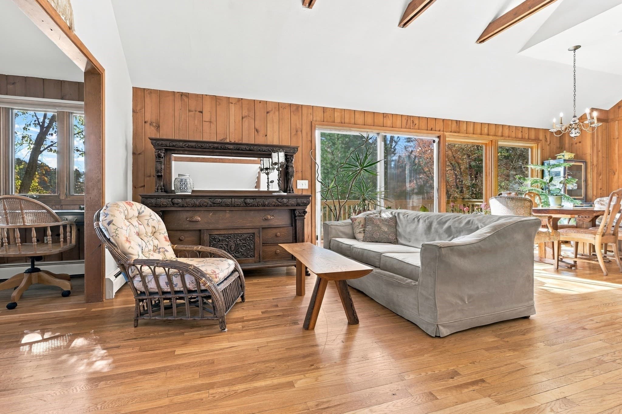 Single Family Residence at 716 Martins Pond Rd, Groton MA 01450, photo 9 of 31
