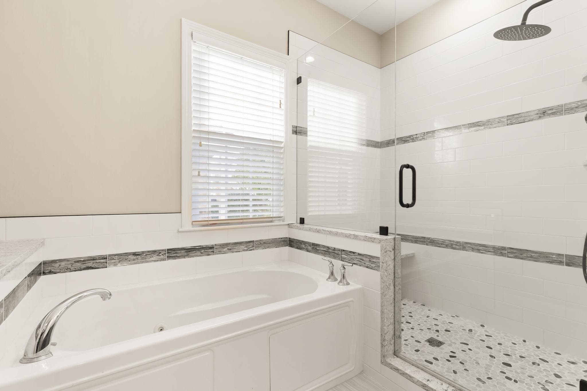 Condominium at 35 Daisy Ln # 35, Raynham MA 02767, photo 17 of 42
