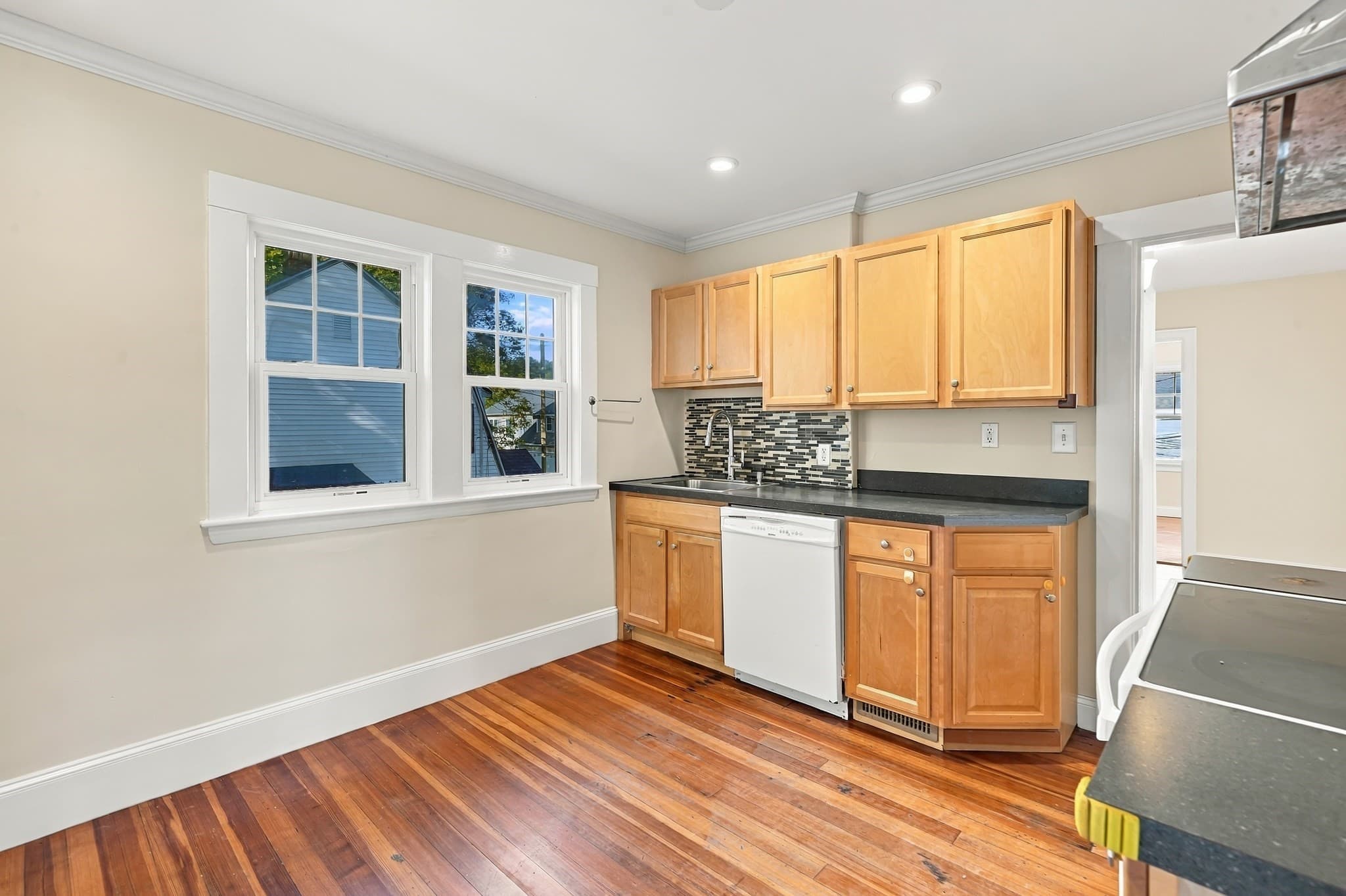 2 Family - 2 Units Up/Down at 16-18 Russell Rd, Winchester MA 01890, photo 31 of 43