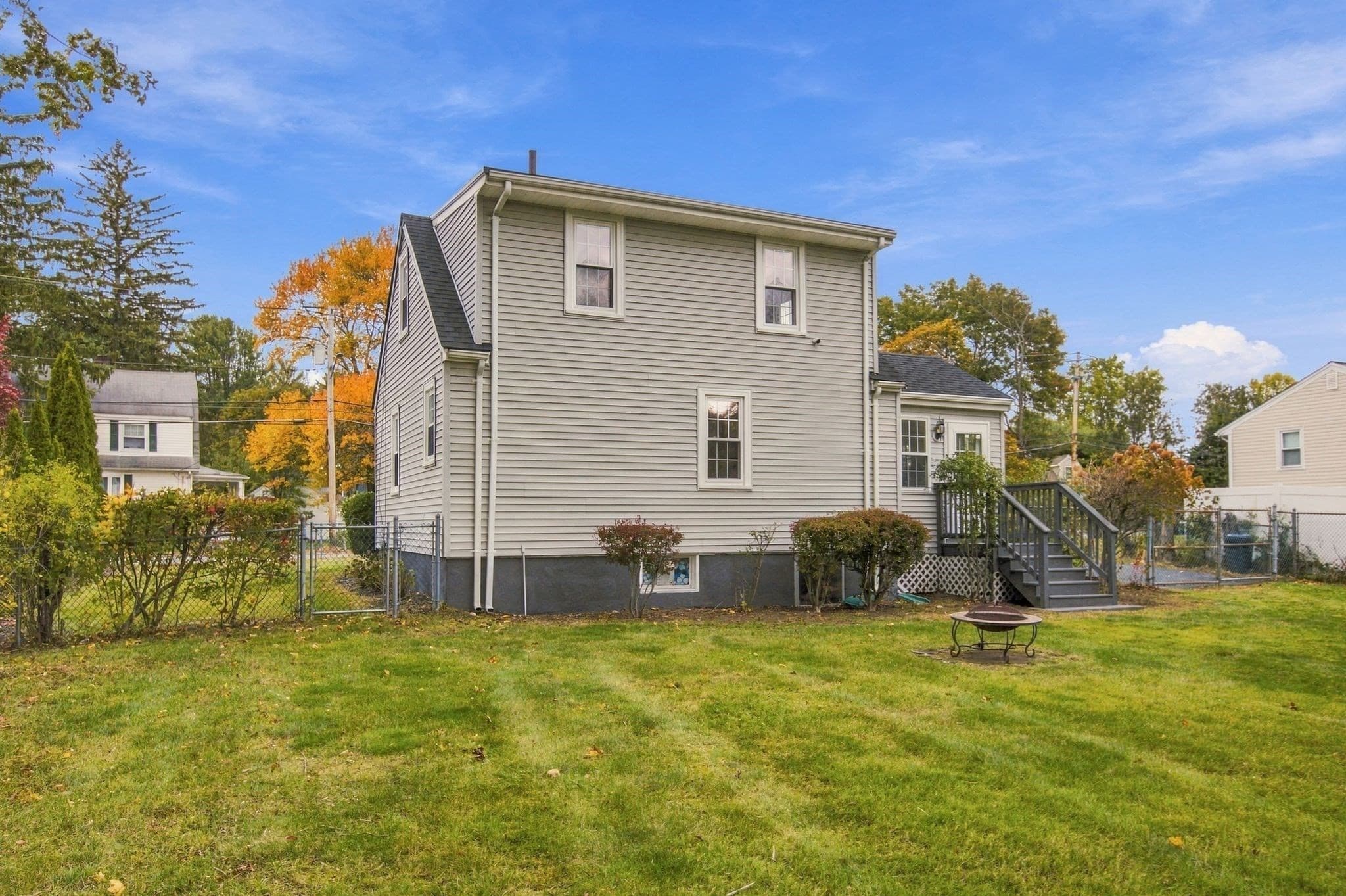 Single Family Residence at 186 Plain St, Stoughton MA 02072, photo 12 of 18
