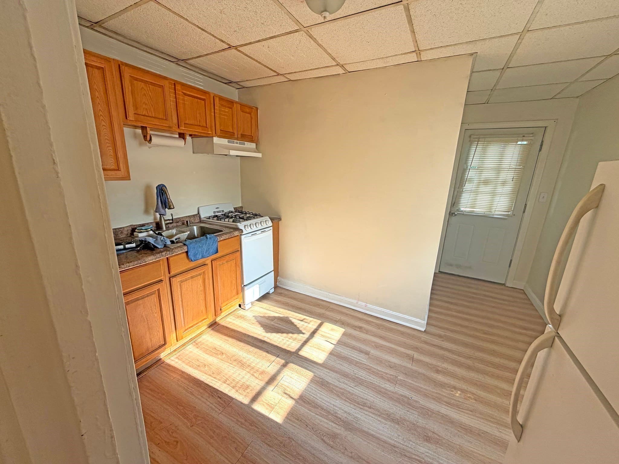 4 Family at 98 Warren St, Randolph MA 02368, photo 12 of 17
