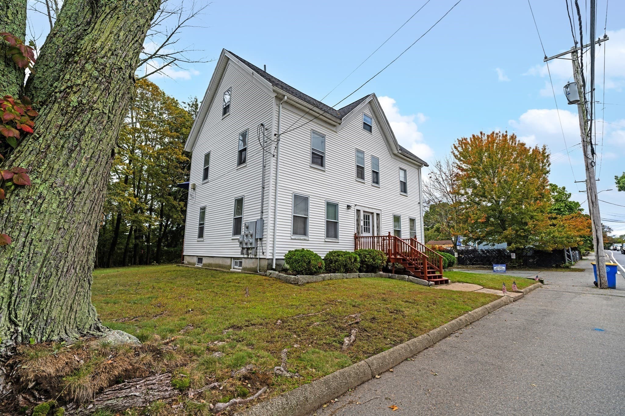 4 Family at 98 Warren St, Randolph MA 02368, photo 5 of 17