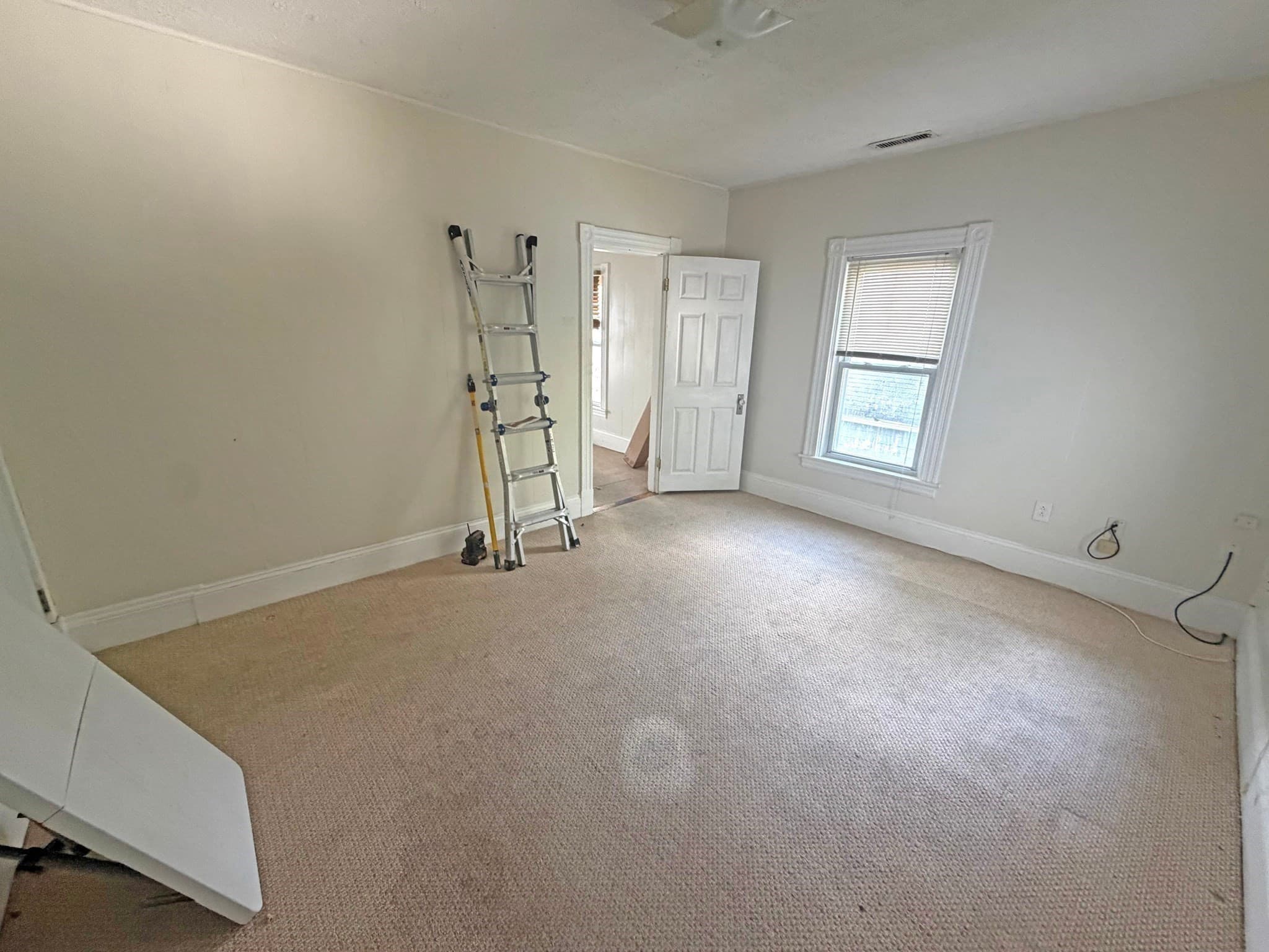 4 Family at 98 Warren St, Randolph MA 02368, photo 10 of 17