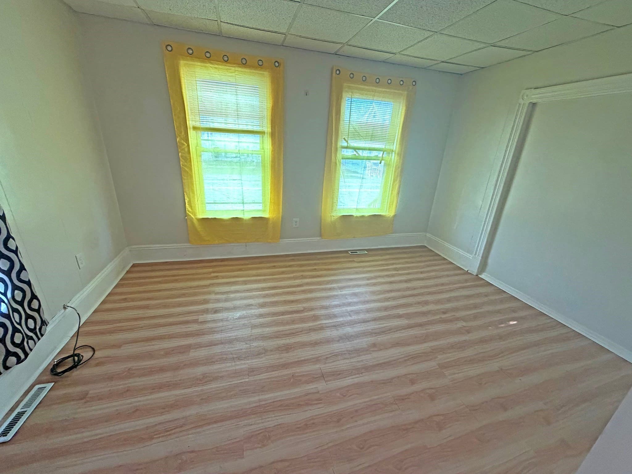 4 Family at 98 Warren St, Randolph MA 02368, photo 14 of 17