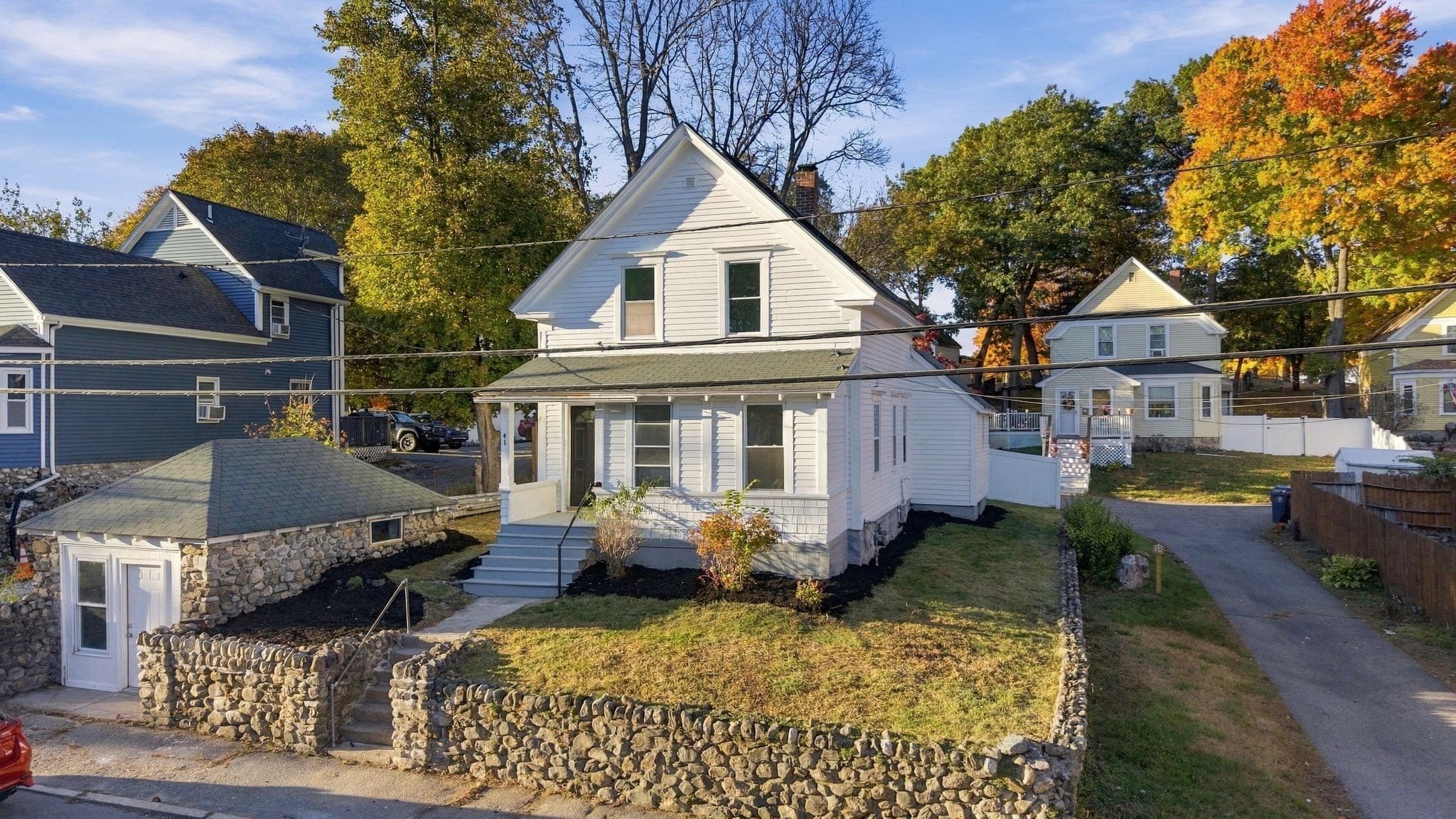 Single Family Residence at 41 Arnold St, Methuen MA 01844, photo 4 of 15