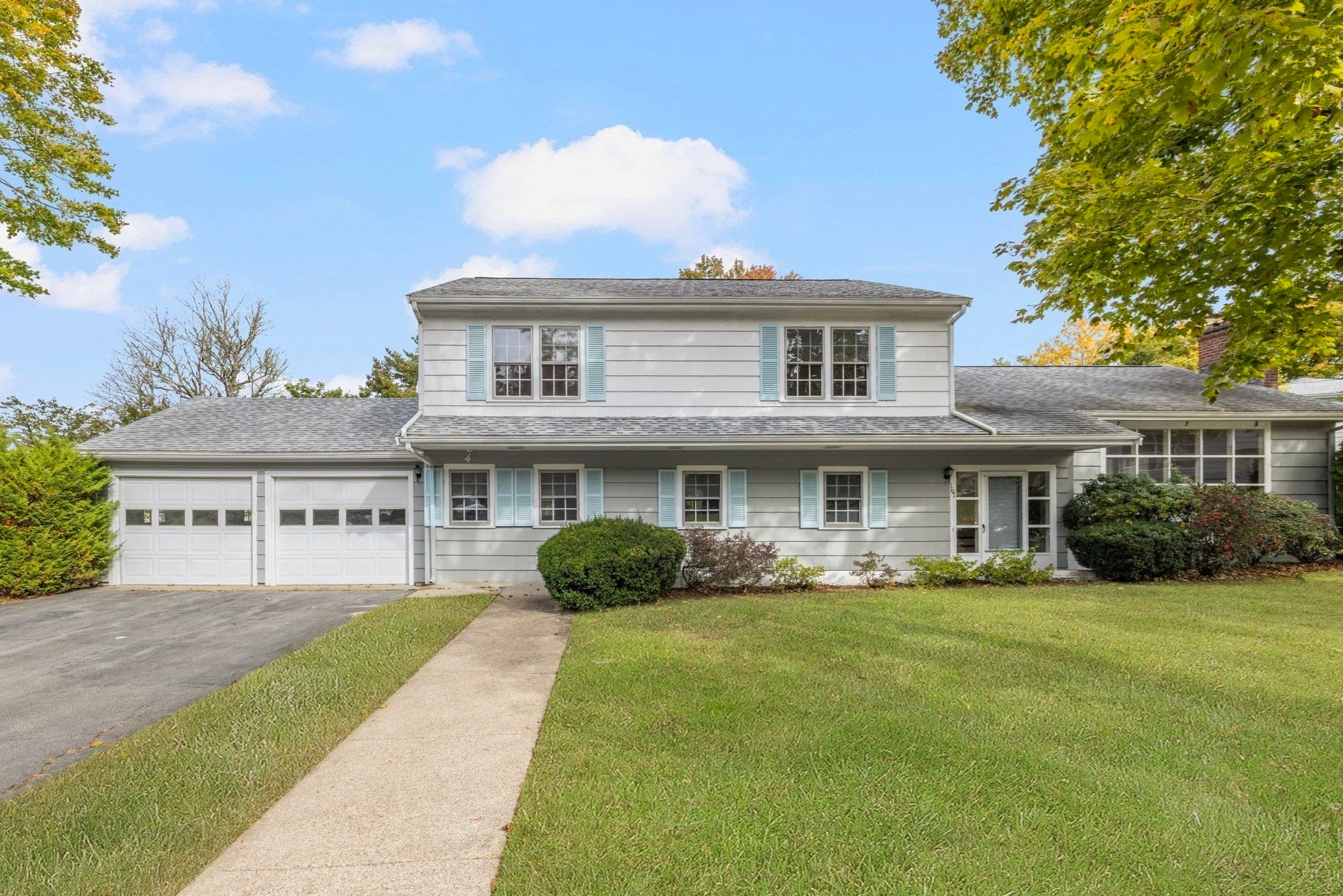 167 West Hawthorn Street, Dartmouth MA 02747