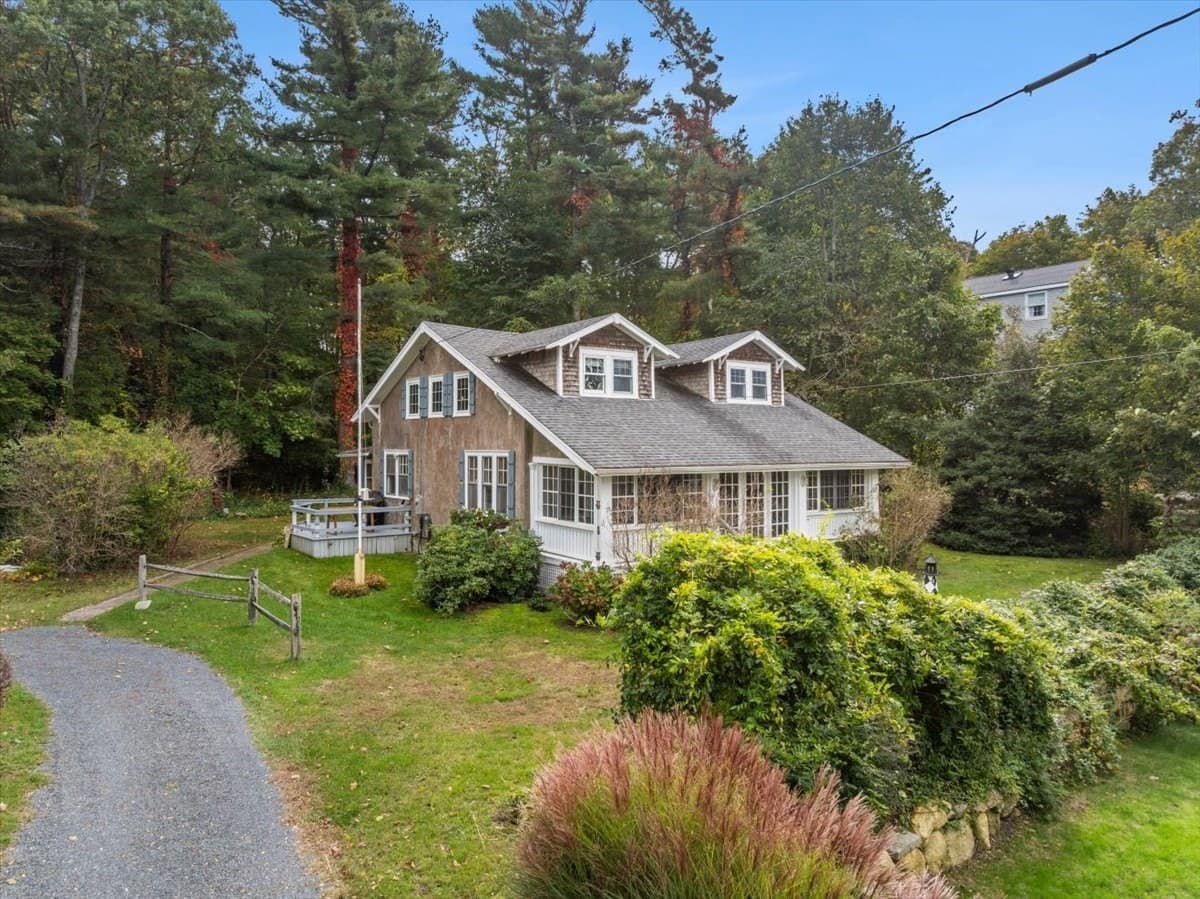 42 Wyman Ave, Bourne MA 02553