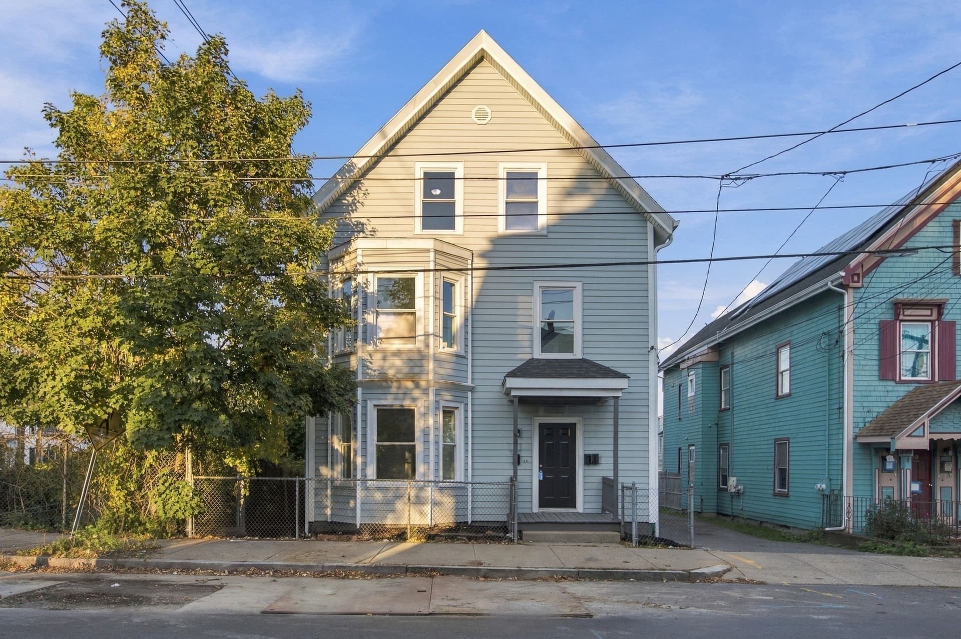 93 Chestnut St, Lynn MA 01902