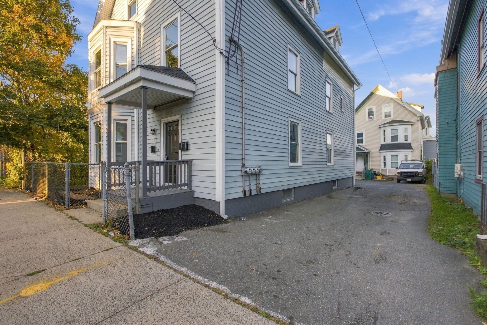 3 Family at 93 Chestnut St, Lynn MA 01902, photo 10 of 12