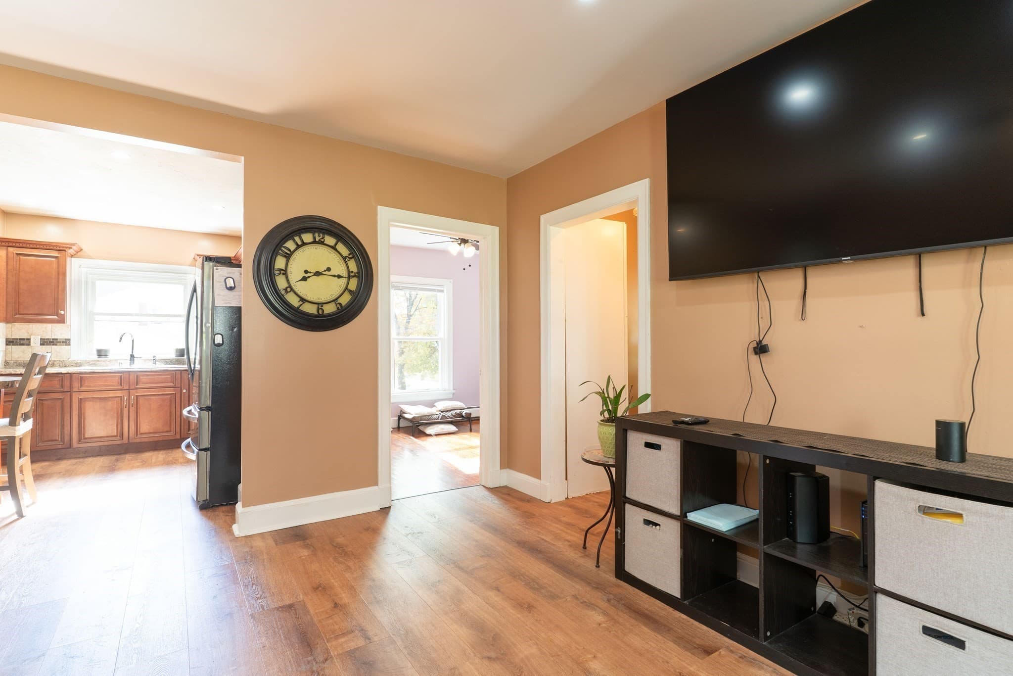 Single Family Residence at 10 Ridgewood Ave, Southbridge MA 01550, photo 10 of 37