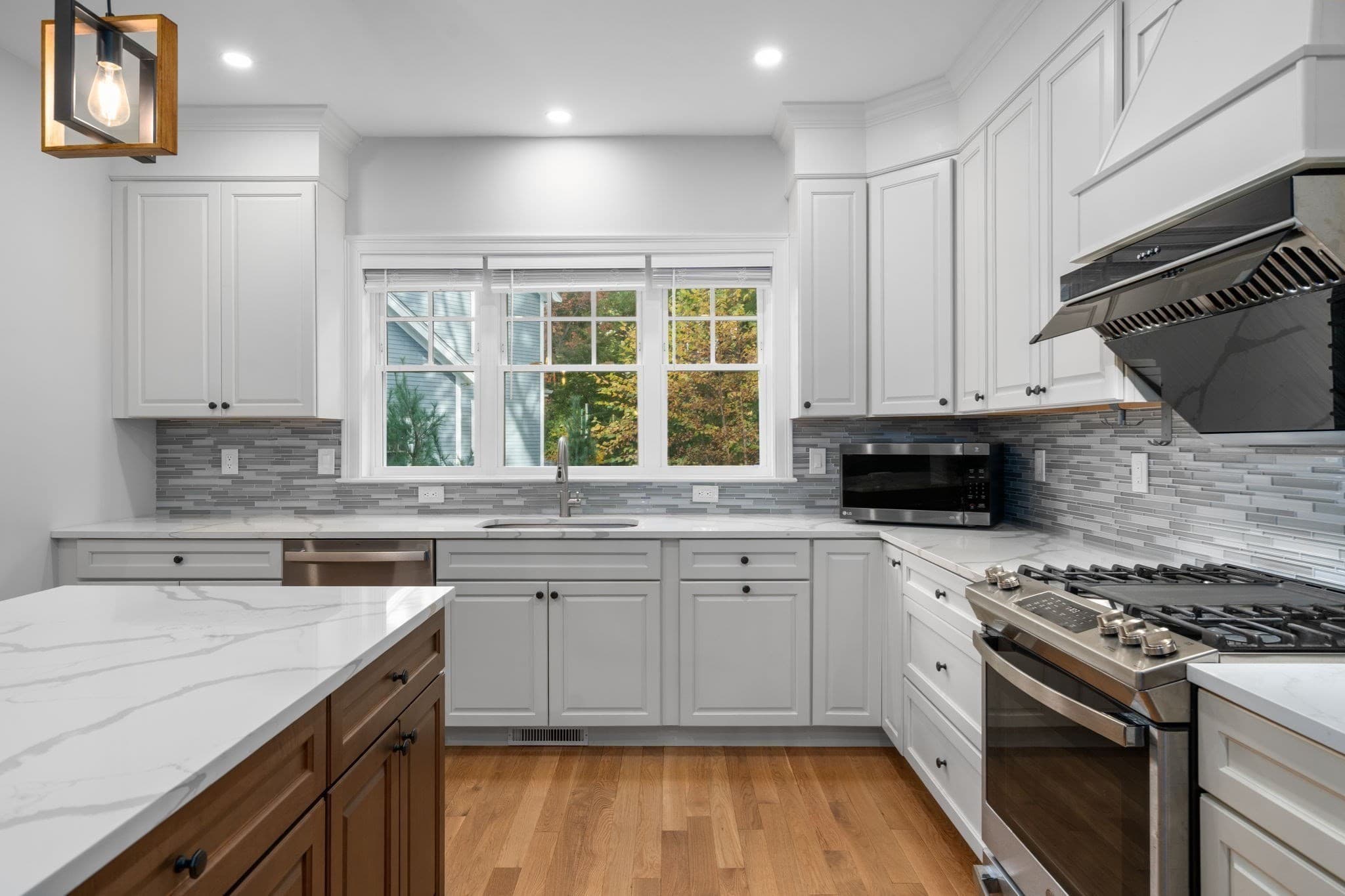 Single Family Residence at 3 Emmeline Path, Wayland MA 01778, photo 4 of 28