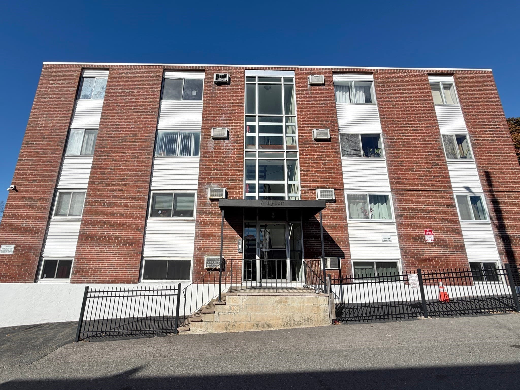 7 Tyler St # 8, Everett MA 02149
