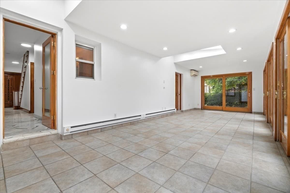 Single Family Residence at 6 Burbank Rd, Medford MA 02155, photo 13 of 33