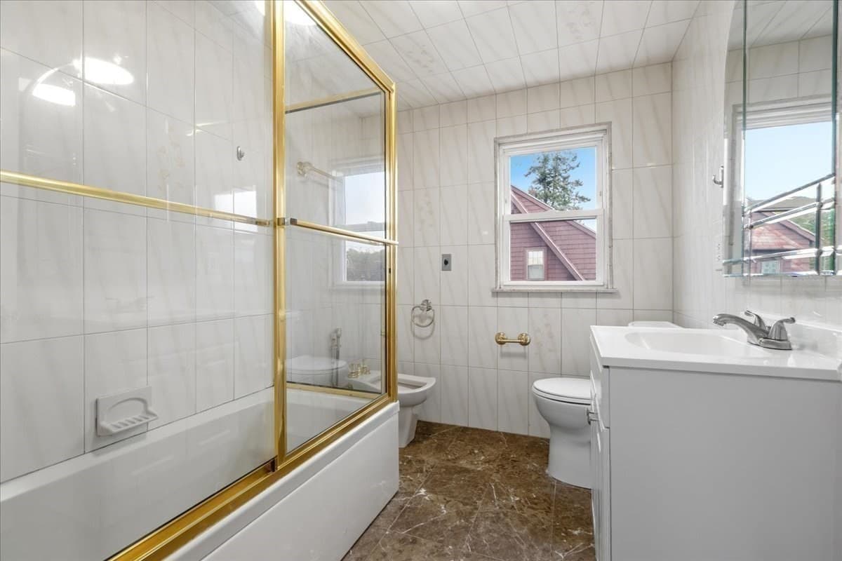 Single Family Residence at 6 Burbank Rd, Medford MA 02155, photo 11 of 33