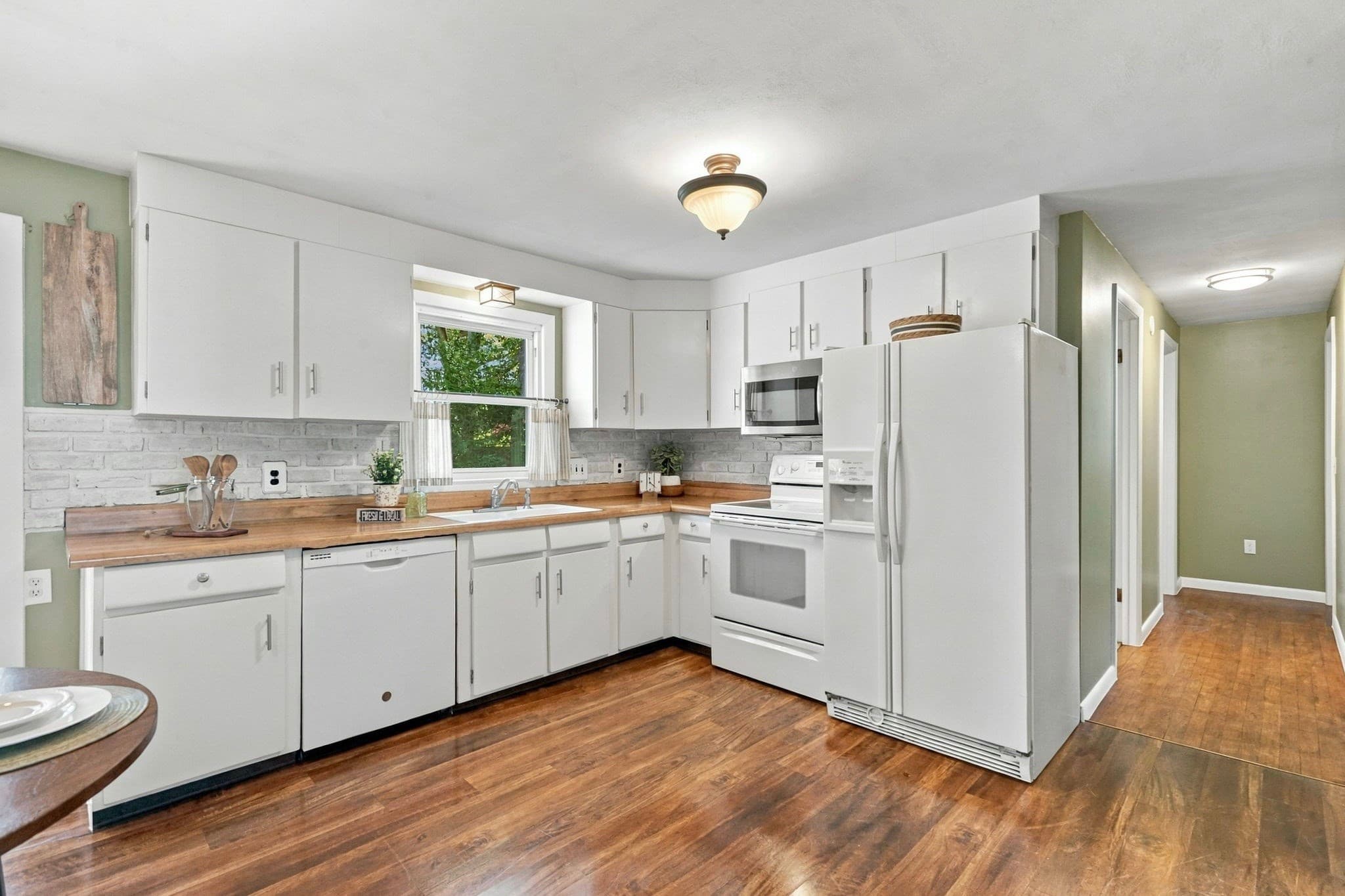 Single Family Residence at 86 Herrman Street, West Springfield MA 01089, photo 12 of 37