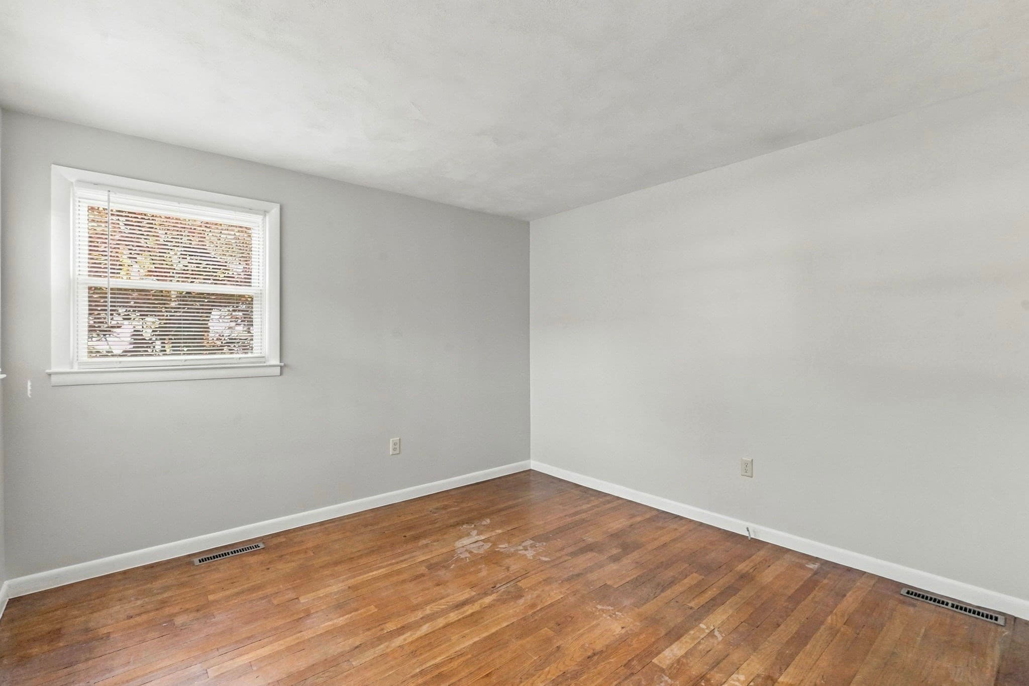 Single Family Residence at 86 Herrman Street, West Springfield MA 01089, photo 22 of 37