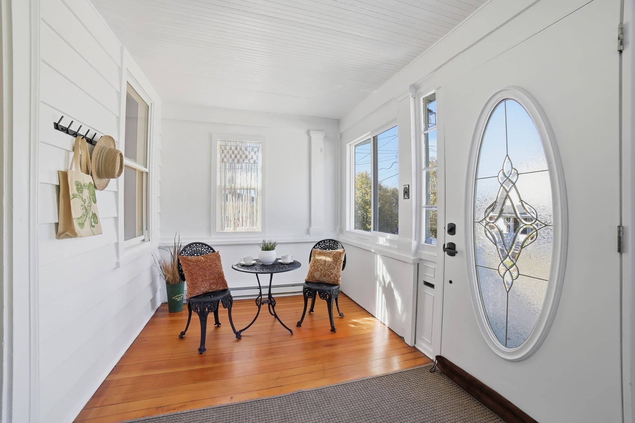 Single Family Residence at 194 Whitmarsh Ave, Worcester MA 01606, photo 2 of 34