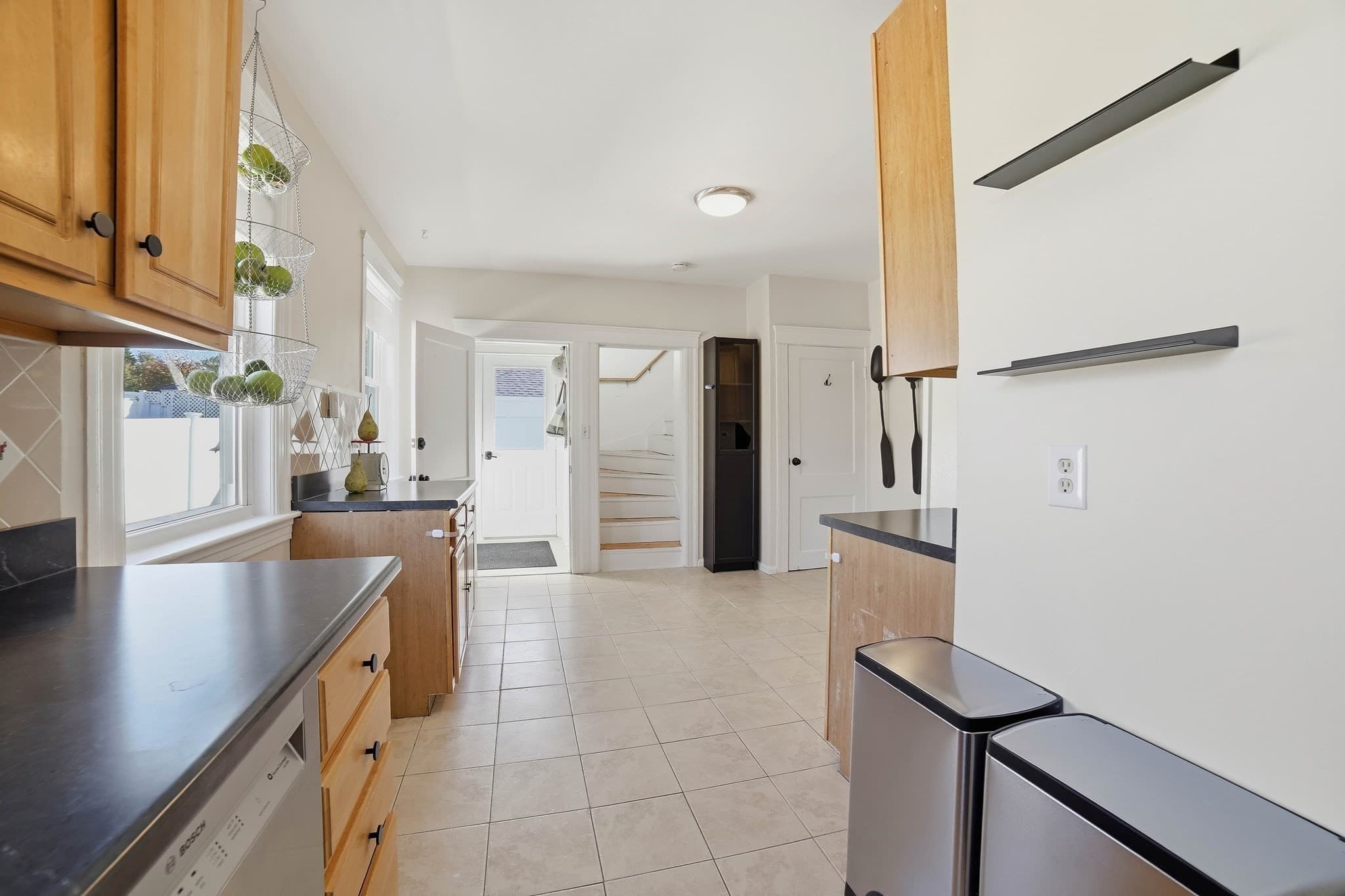 Single Family Residence at 194 Whitmarsh Ave, Worcester MA 01606, photo 12 of 34