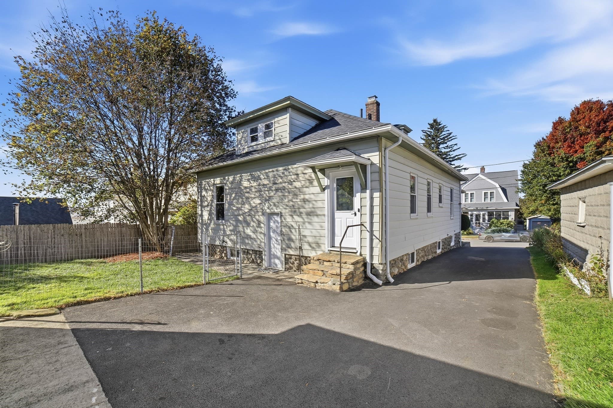 Single Family Residence at 194 Whitmarsh Ave, Worcester MA 01606, photo 26 of 34