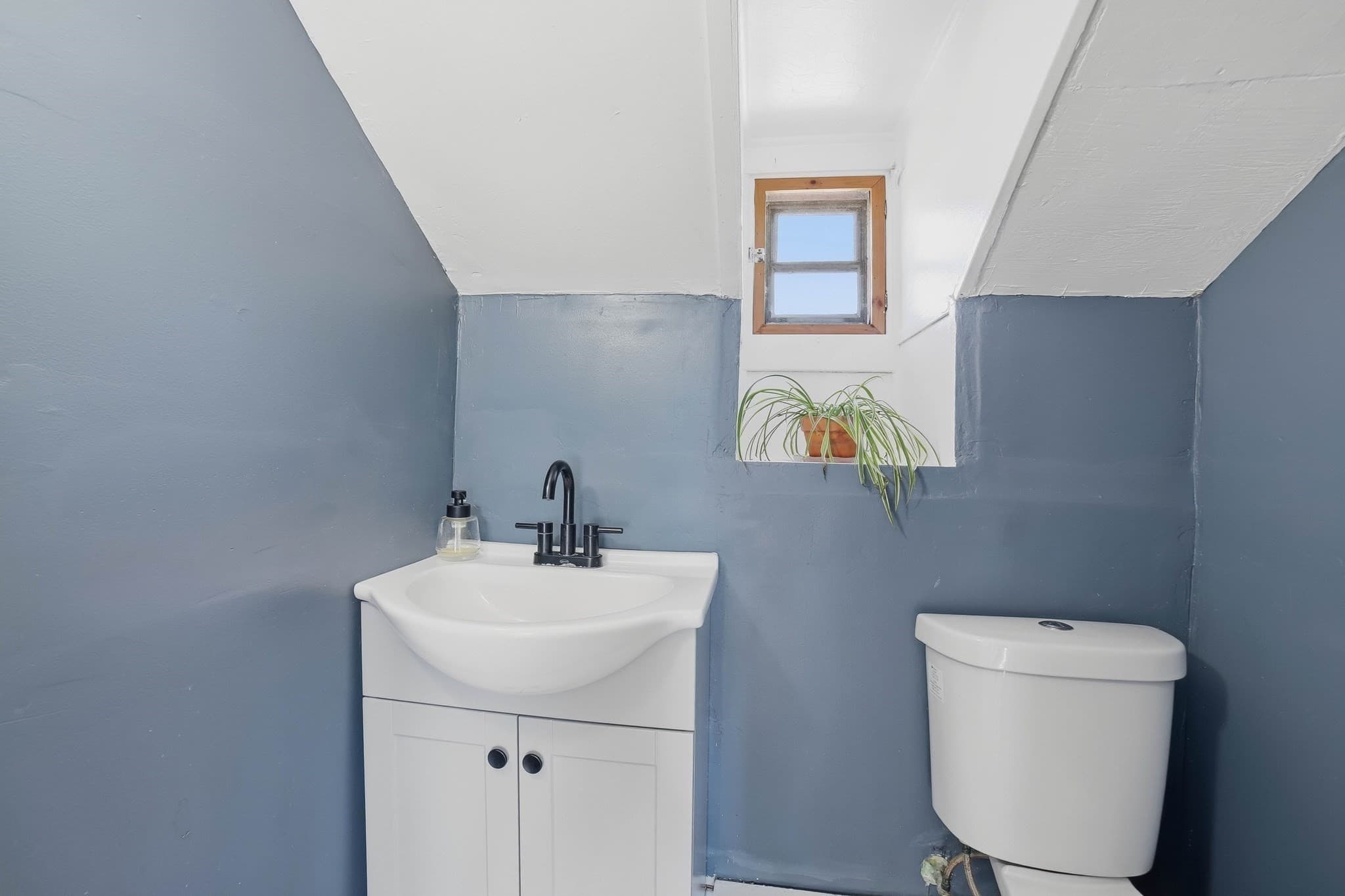 Single Family Residence at 194 Whitmarsh Ave, Worcester MA 01606, photo 21 of 34