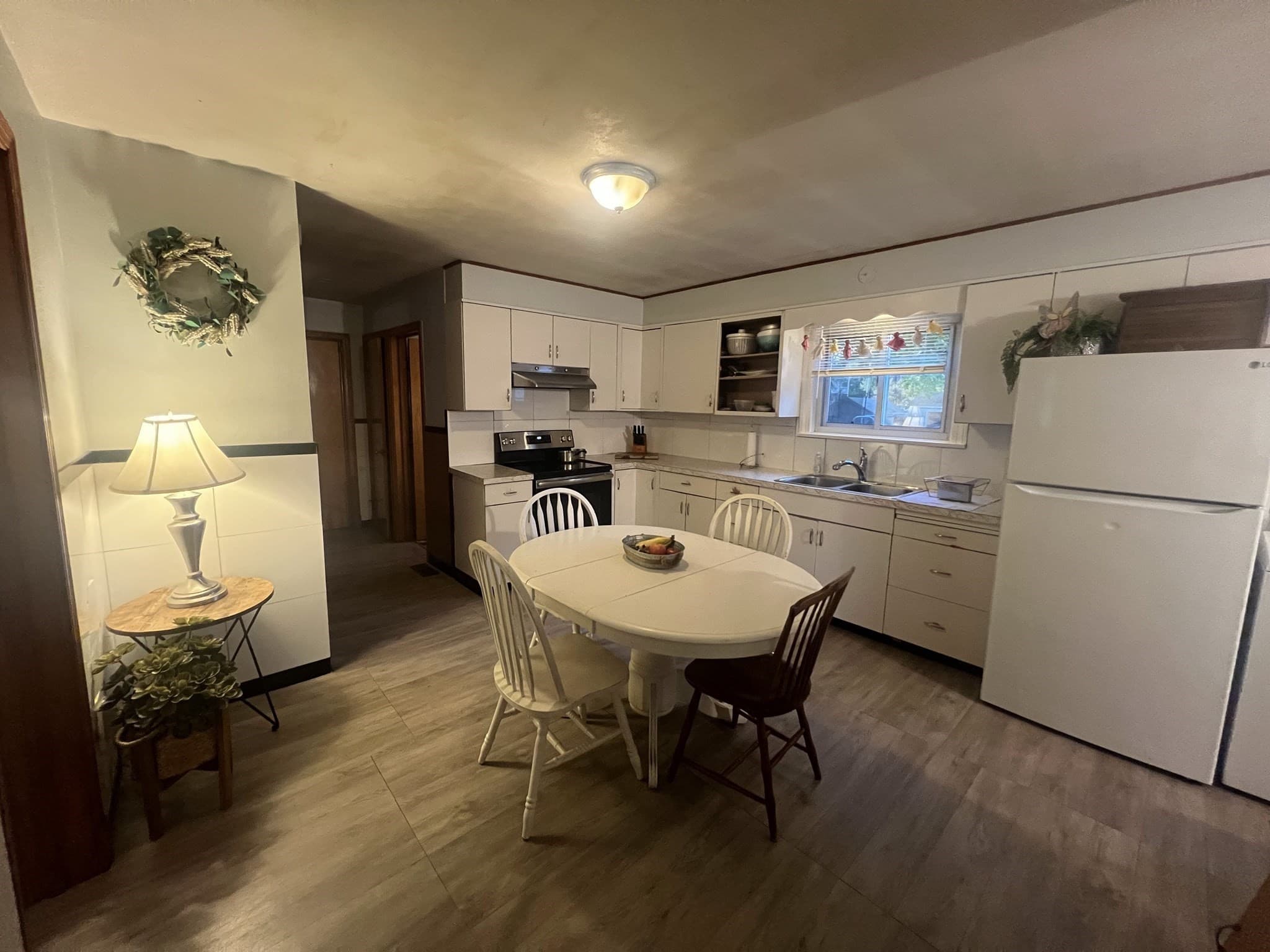 Single Family Residence at 38 Saint Anthony St, Chicopee MA 01013, photo 4 of 13