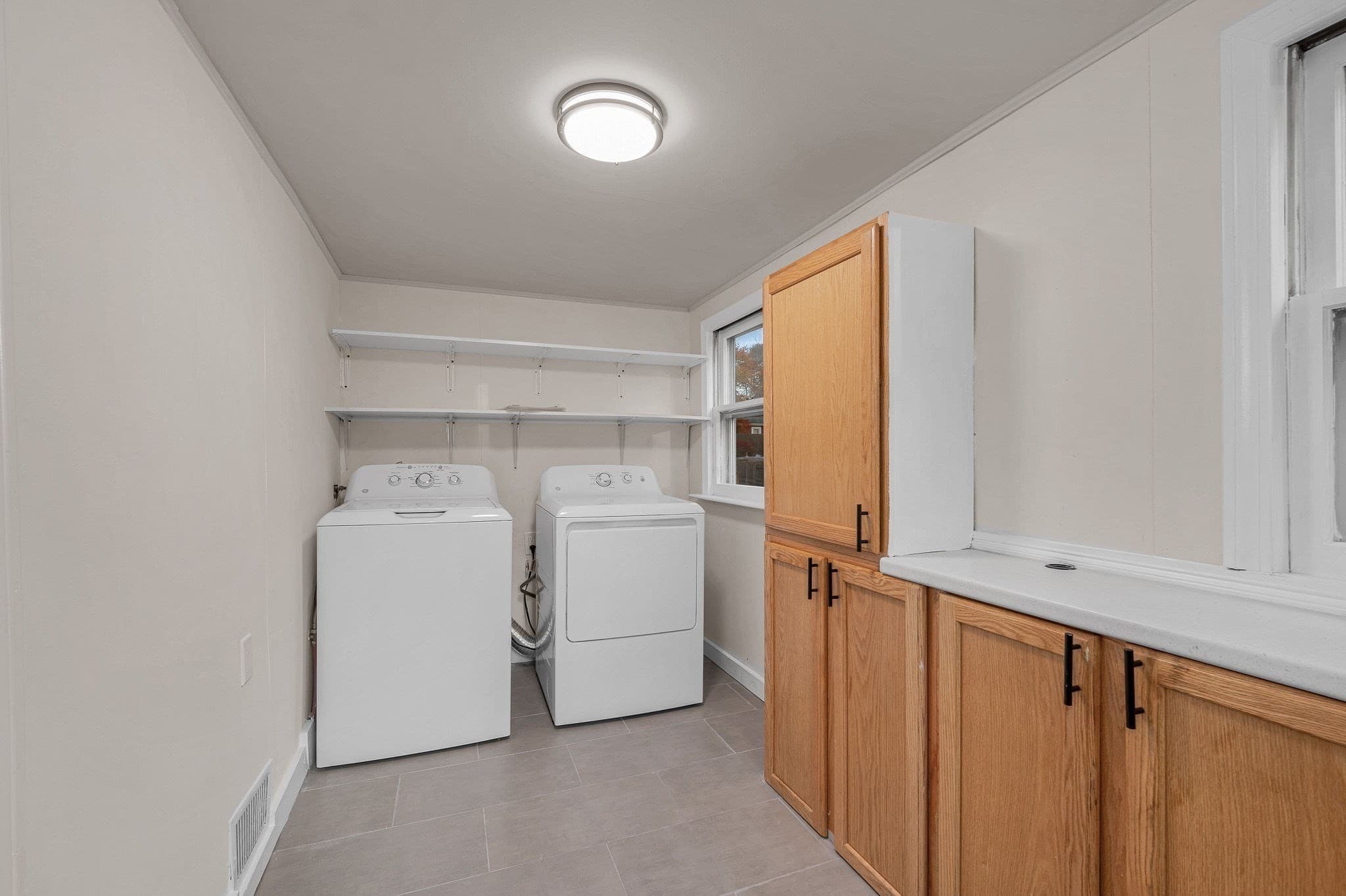Single Family Residence at 132 Vernon Street, Tewksbury MA 01876, photo 17 of 25