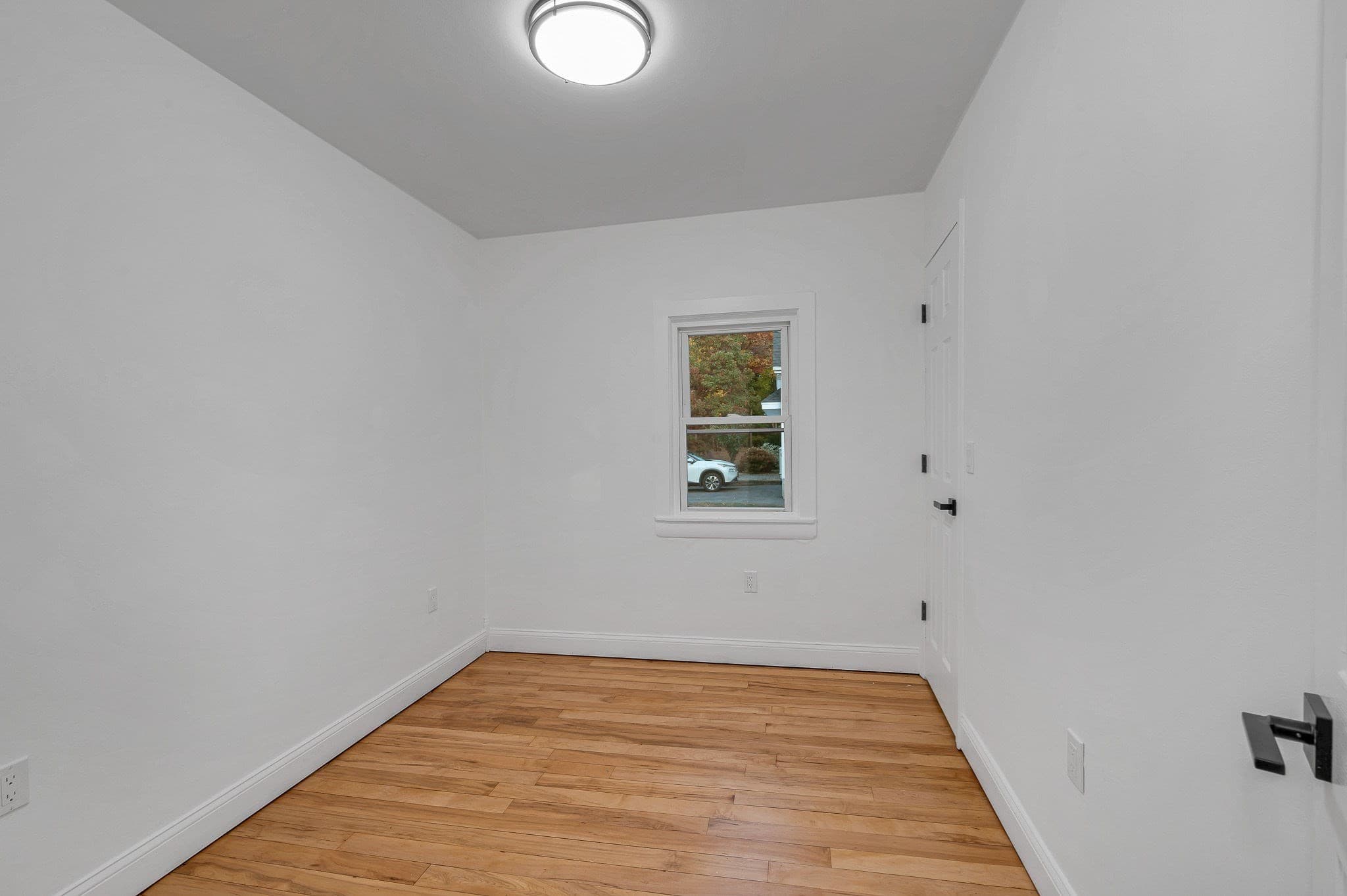 Single Family Residence at 132 Vernon Street, Tewksbury MA 01876, photo 14 of 25
