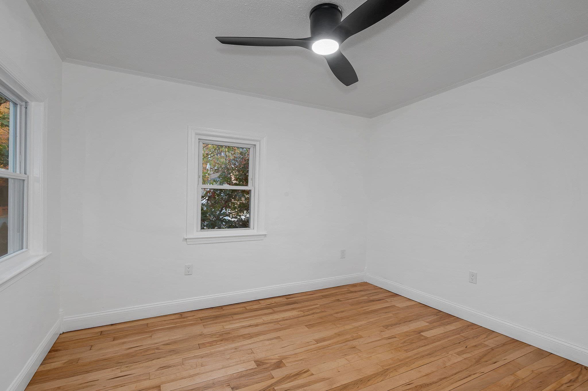 Single Family Residence at 132 Vernon Street, Tewksbury MA 01876, photo 11 of 25