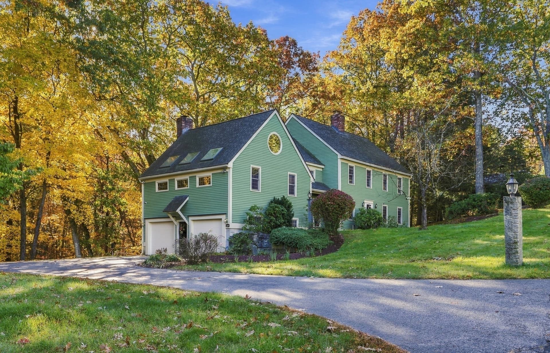 185 Kettle Hole Rd, Bolton MA 01740